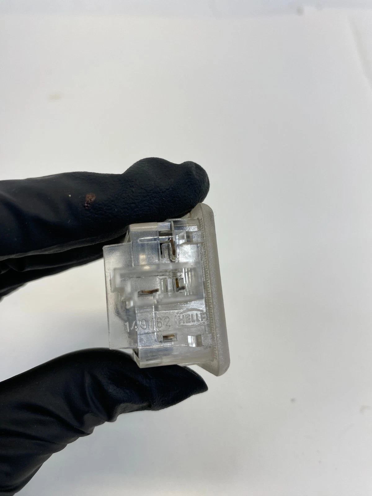 2001-2005 BMW 325I 325XI GLOVE BOX COURTESY LAMP LIGHT OEM