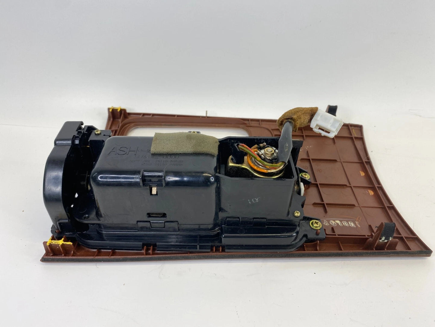2001-2006 LEXUS LS430 CENTER CONSOLE SHIFTER BEZEL ASHTRAY STORAGE 574142-0030