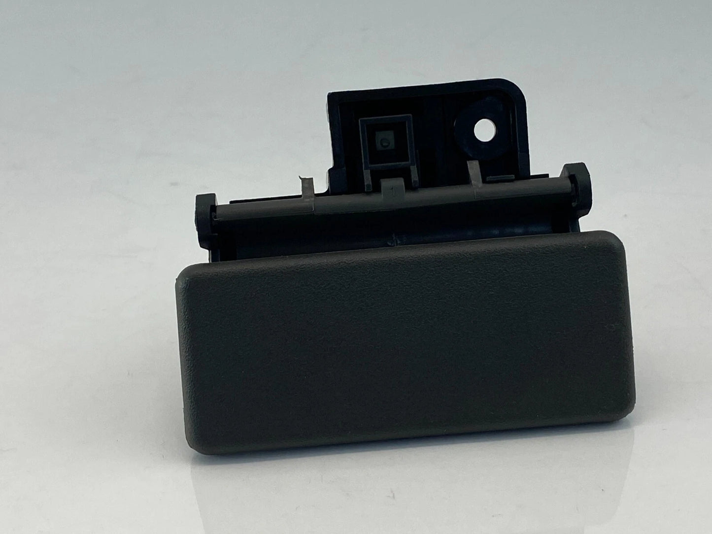 2008 2009 2010 2011 FORD FOCUS SEDAN GLOVE BOX COMPARTMENT LATCH LOCK HANDLE OEM