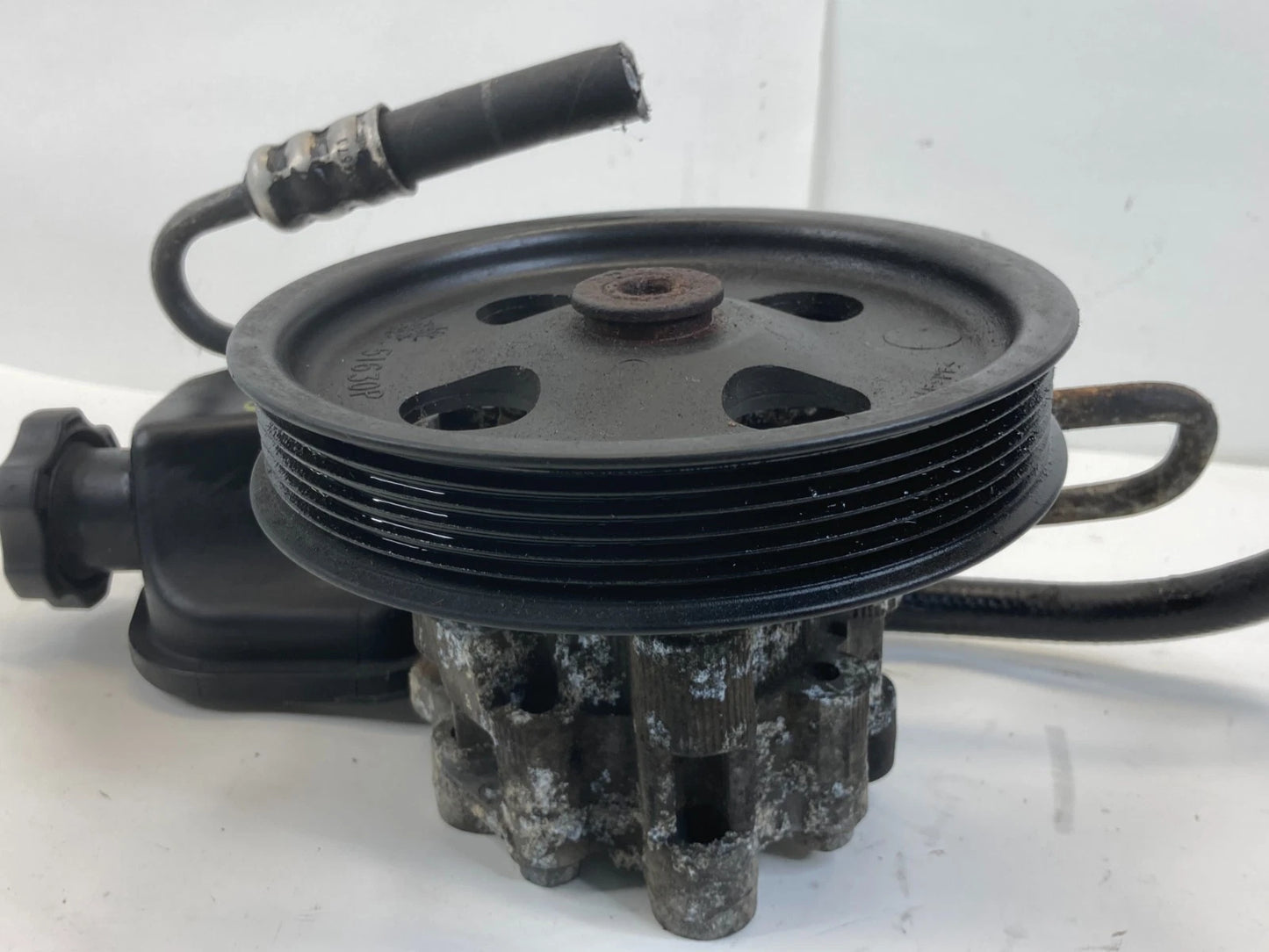 2006-2010 JEEP COMMANDER 4.7L POWER STEERING PUMP W/ PULLEY & RESERVOIR OEM