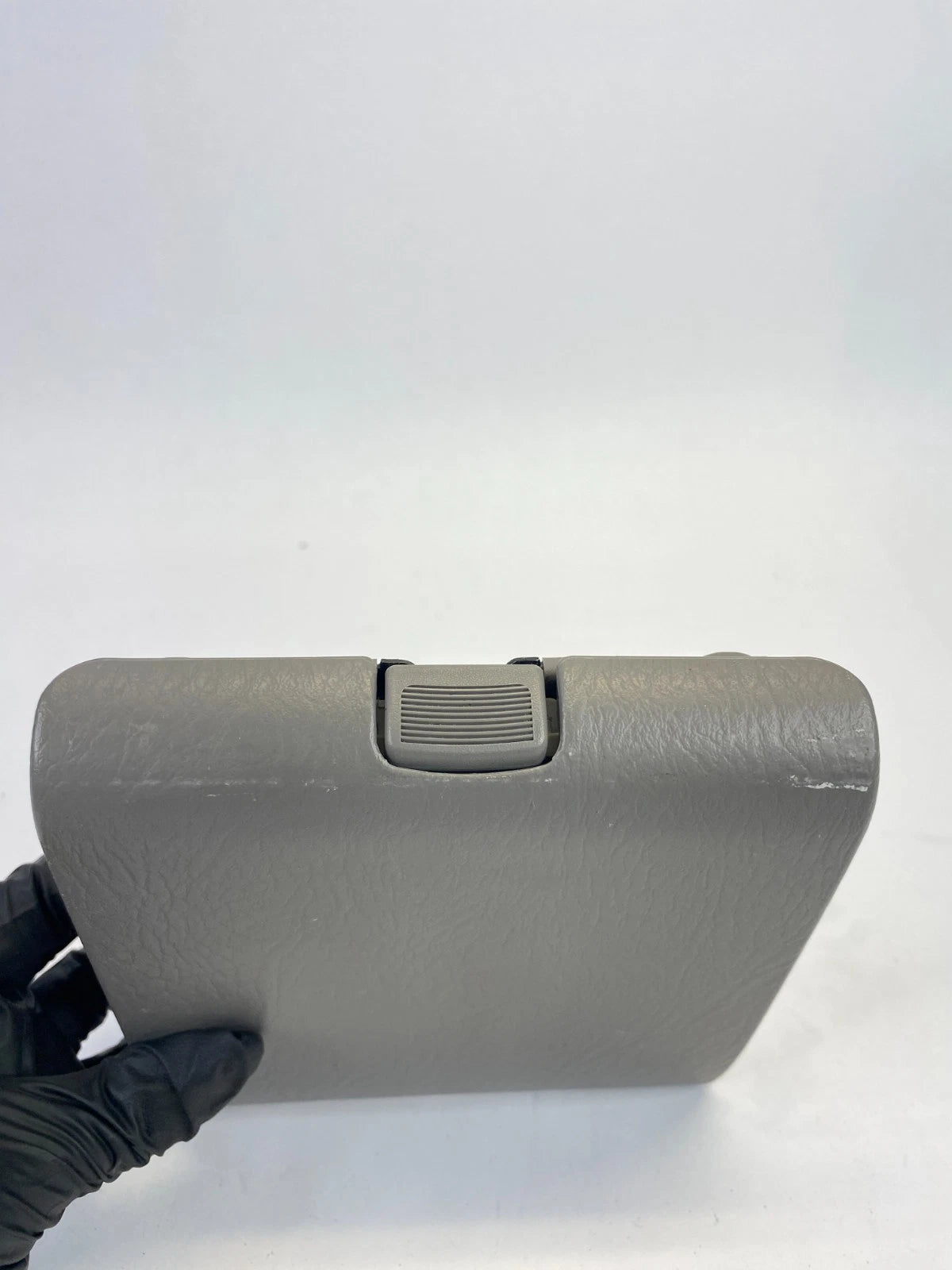 1999-2004 HONDA ODYSSEY REAR LEFT OR RIGHT SIDE SECOND ROW SEAT CUP HOLDER
