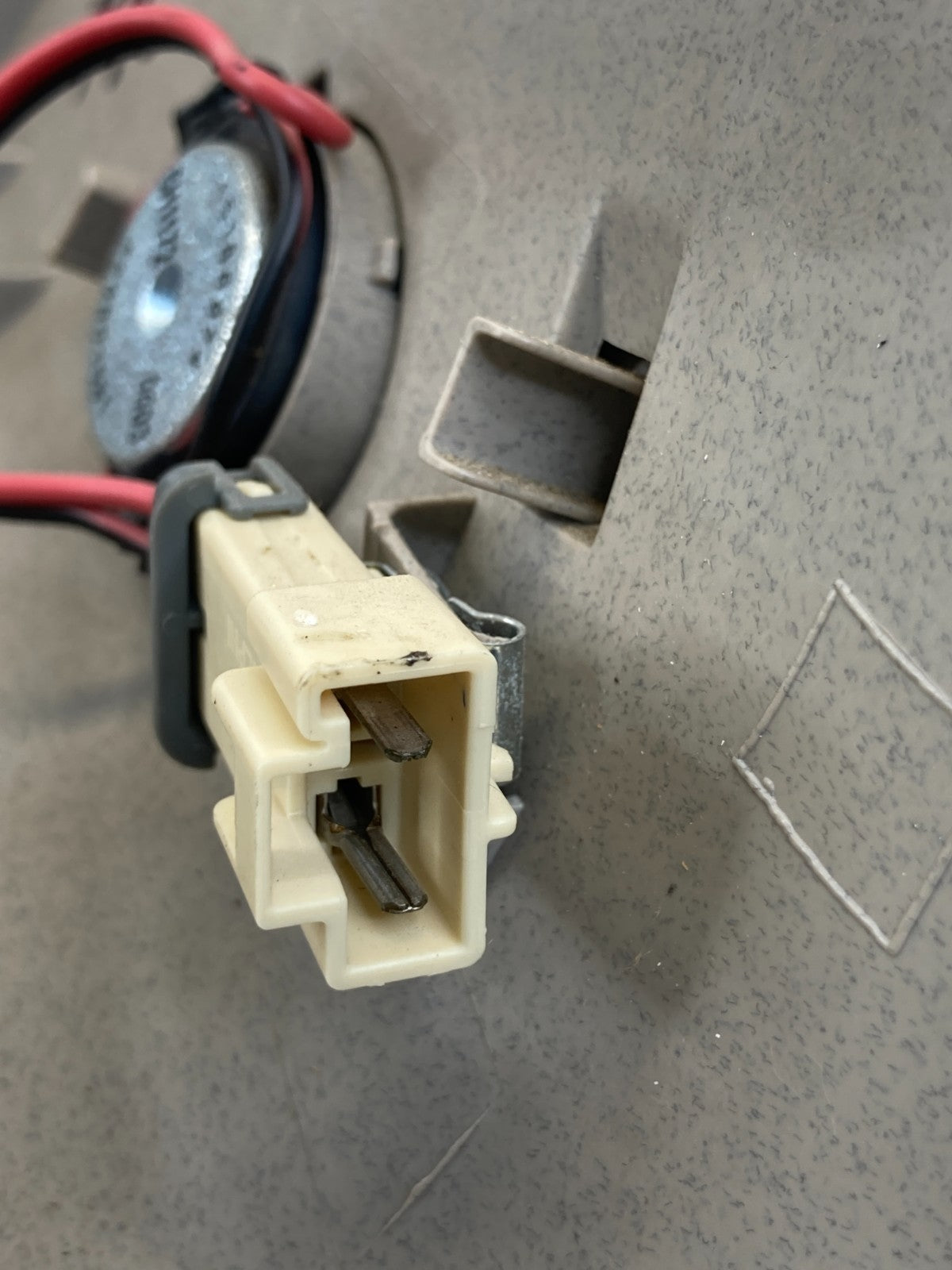 2007-2014 GMC Yukon Front Right Windshield A Pillar Cover Trim w/ Tweeter OEM