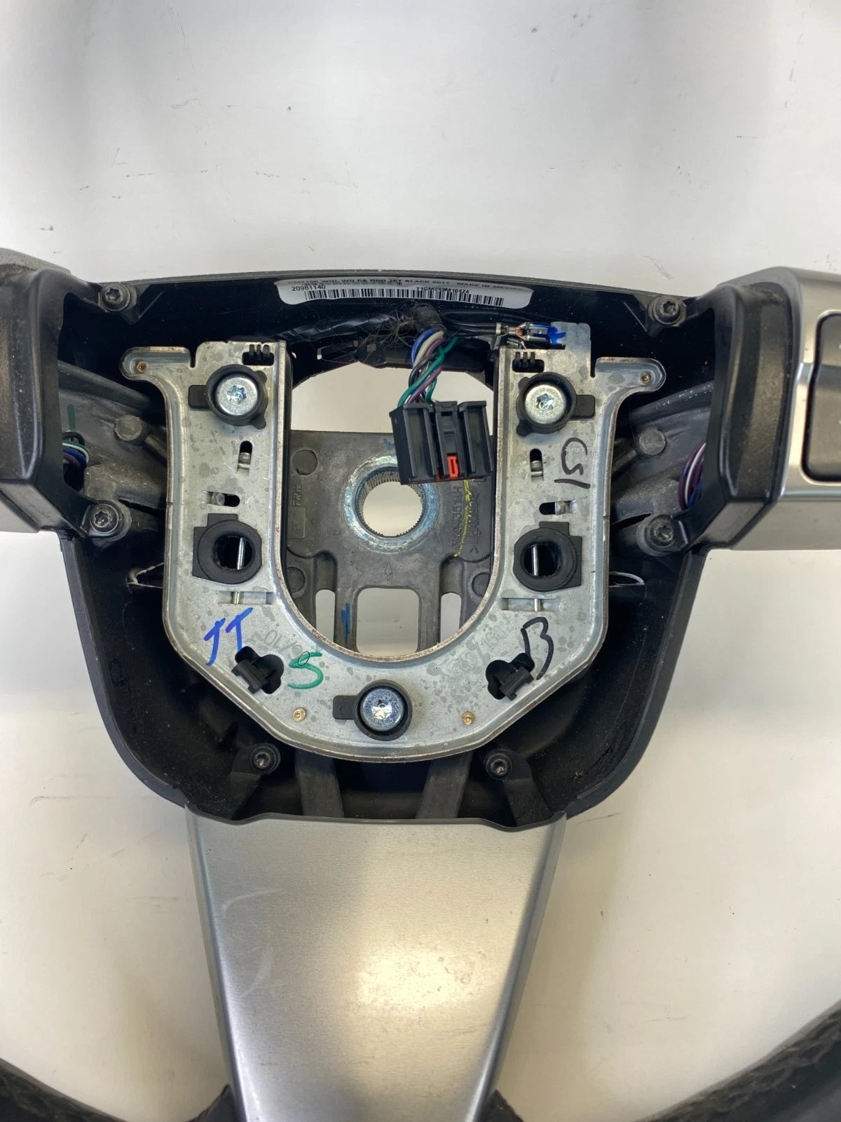 2011 CADILLAC SRX STEERING WHEEL WITH CONTROLS WOOD BLACK LEATHER 20981140 OEM