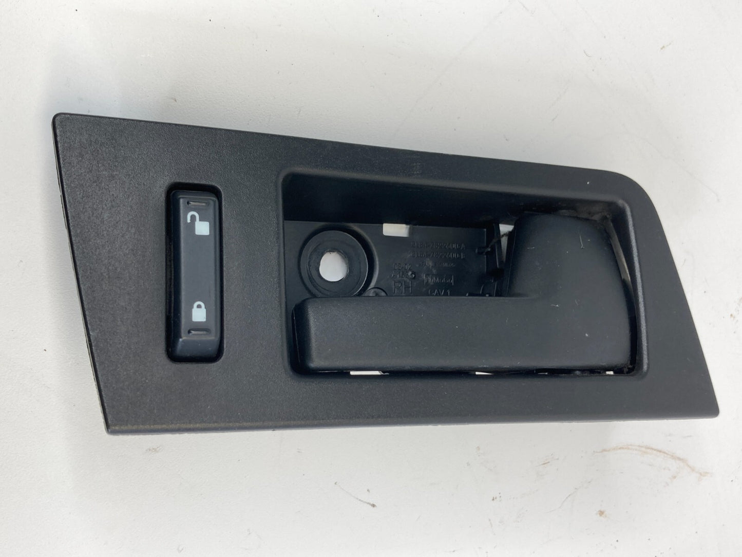2008-2012 Ford Escape Front Right Side Interior Door Handle 8L84-7822600-A OEM
