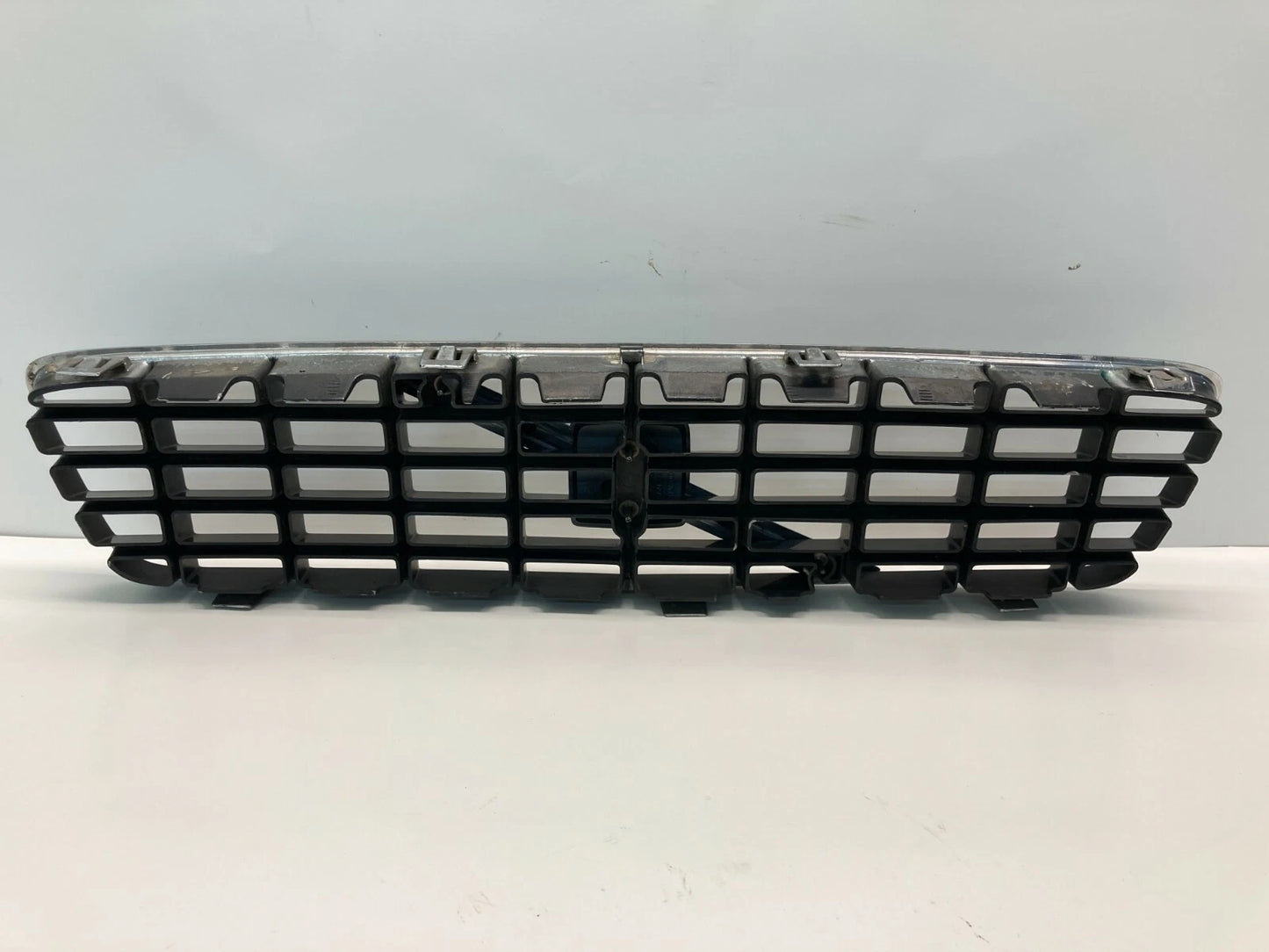 2001-2004 VOLVO S60 SEDAN FRONT UPPER BUMPER RADIATOR GRILLE 9151881 OEM