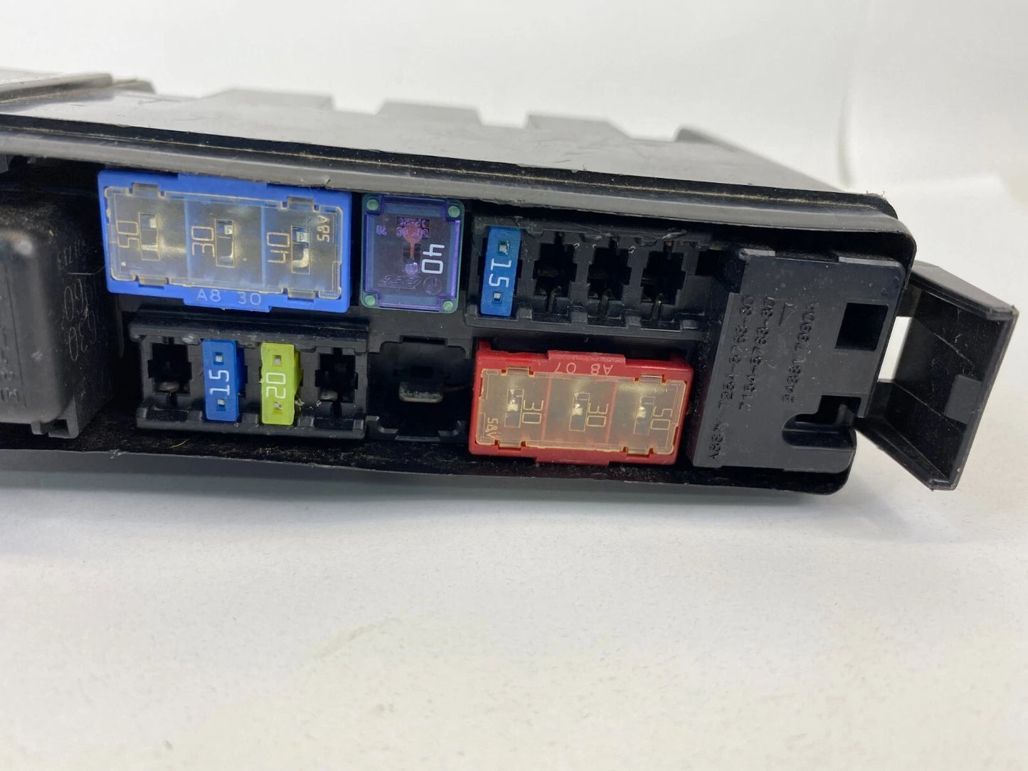 2008-2013 INFINITI G37X SEDAN 3.7L ENGINE FUSE RELAY UNIT ASSEMBLY 7254-5763-30