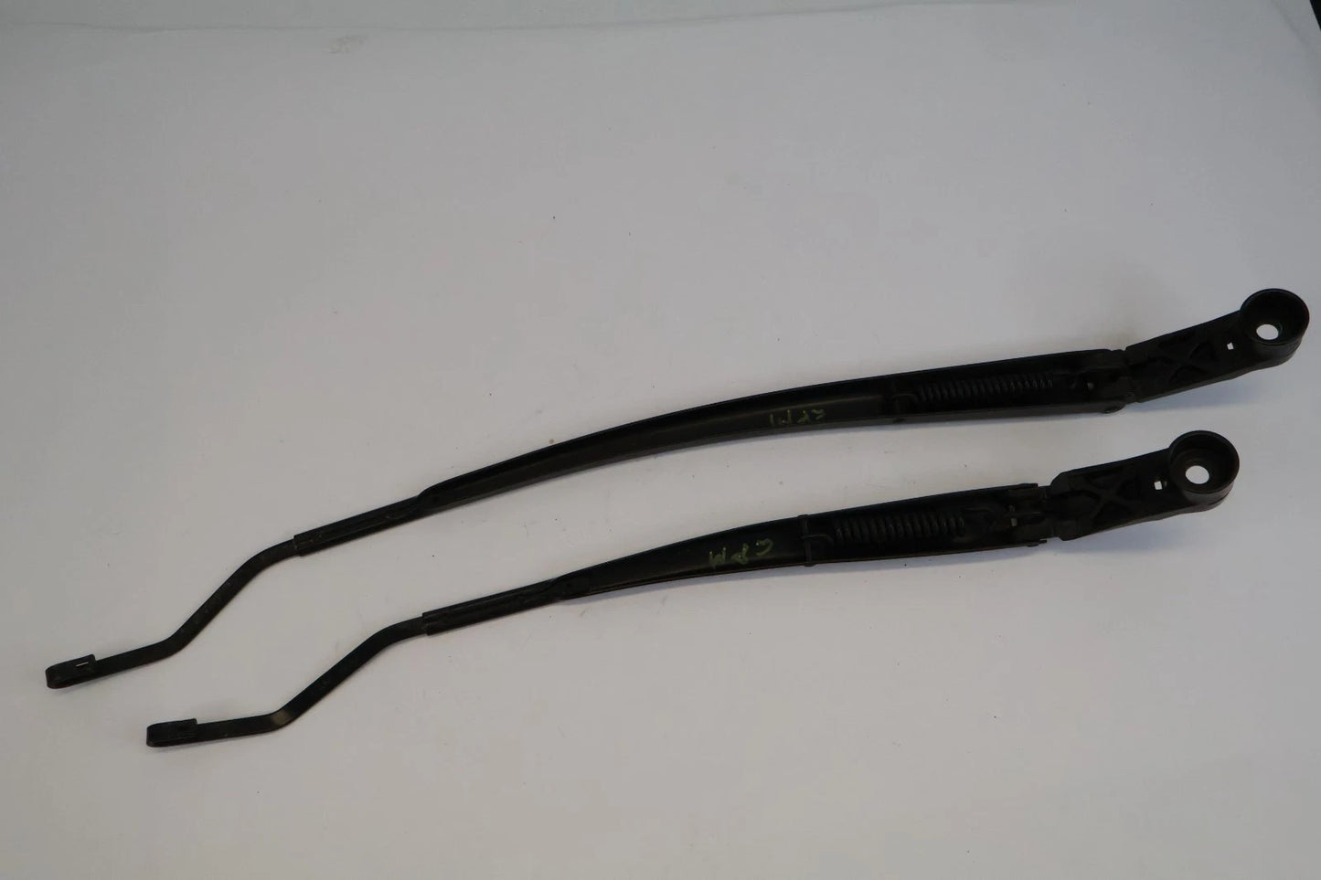 2010-2013 SUZUKI KIZASHI FRONT WINDSHIELD WIPER ARMS PAIR SET OEM FACTORY