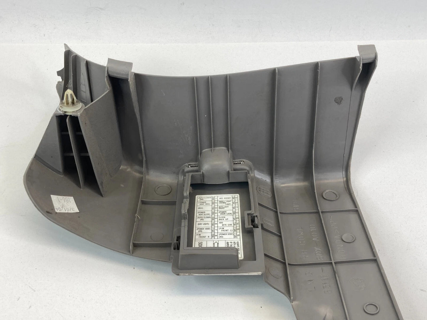 03 04 HONDA ODYSSEY FRONT RIGHT SIDE COWL BEZEL SCUFF KICK PLATE 83111-S0X-A010