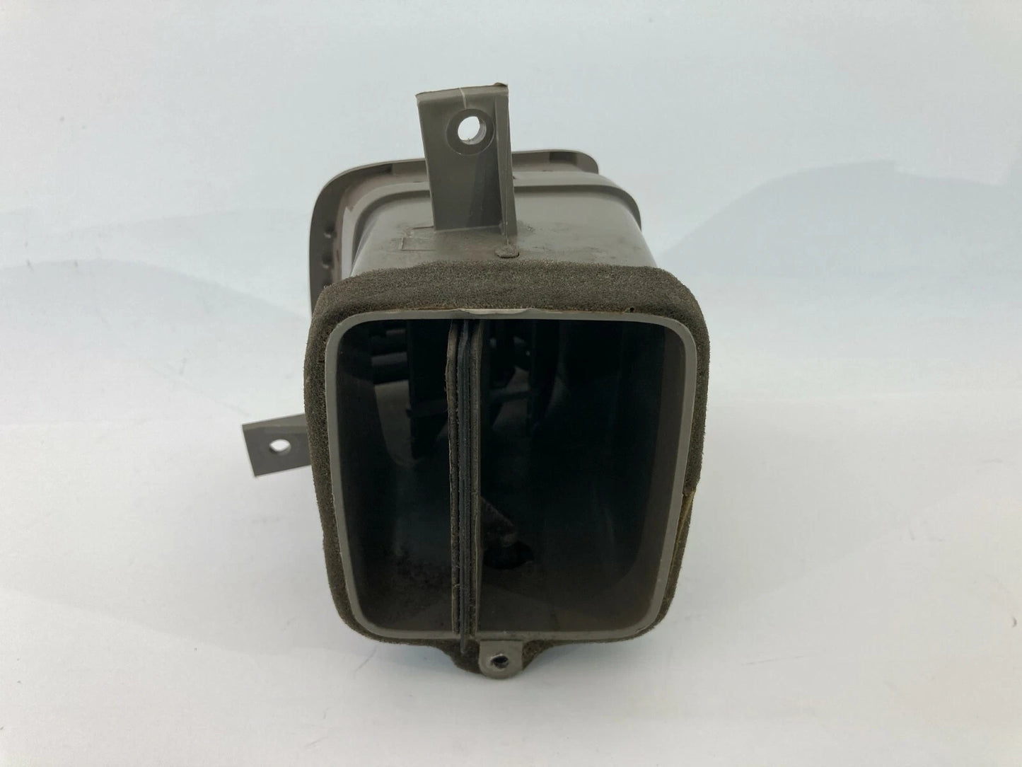 2002-2005 HYUNDAI SONATA BASE DASH LEFT DRIVER AC HEAT AIR VENT LH 97451-38000