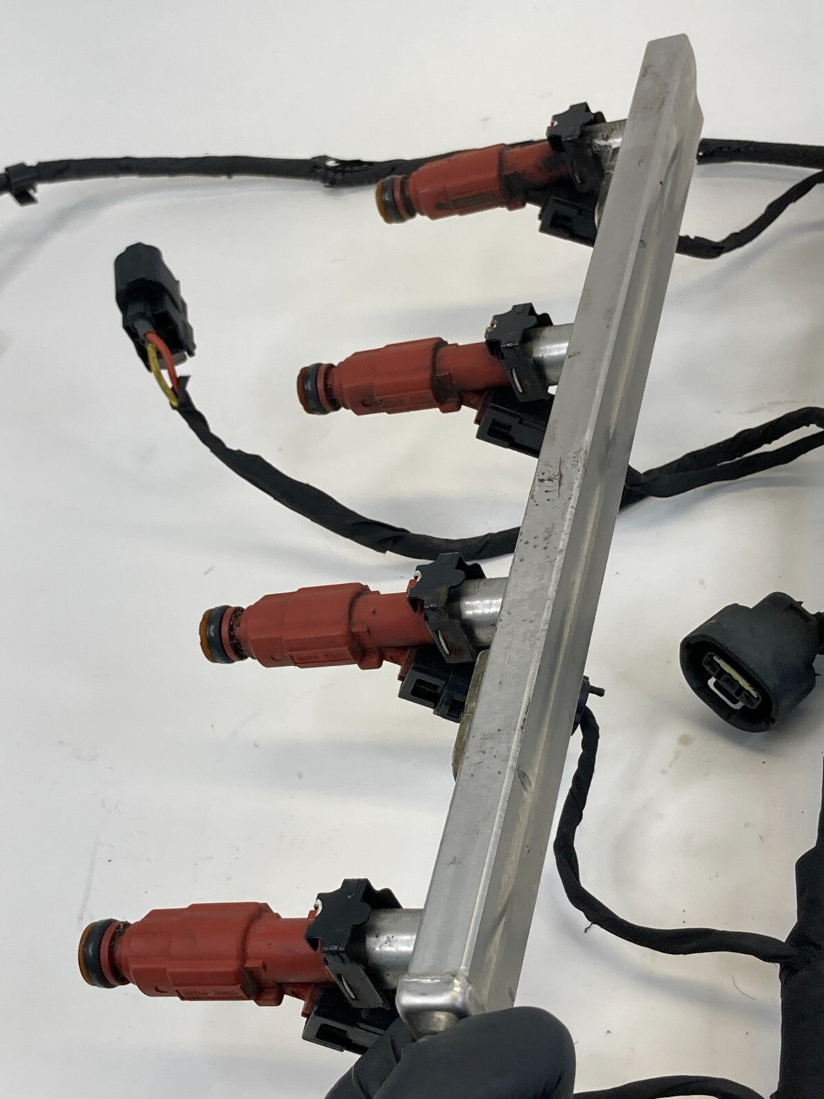 2011 2012 Hyundai Elantra 1.8L FWD Fuel Injection Rail & Injector Assembly OEM