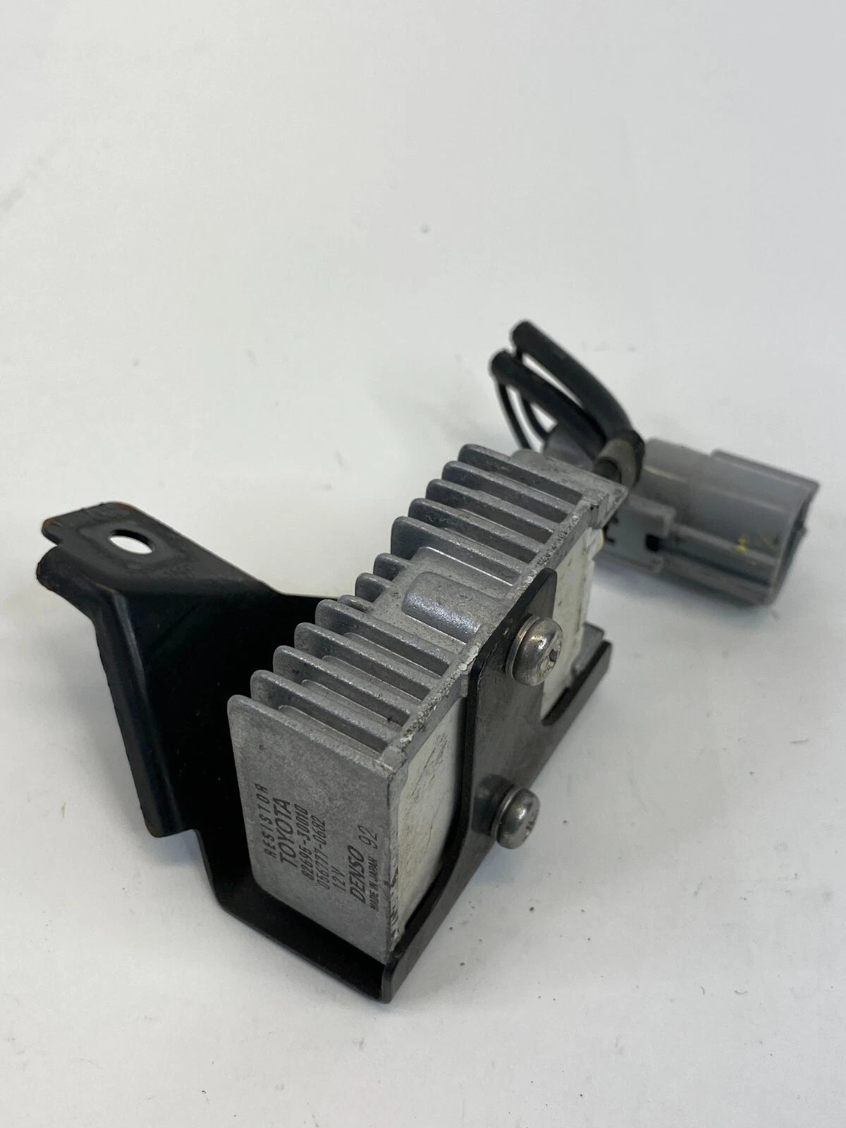 1998-2005 LEXUS GS300 DAYTIME RUNNING LIGHT RESISTOR CONTROL MODULE 82695-30010