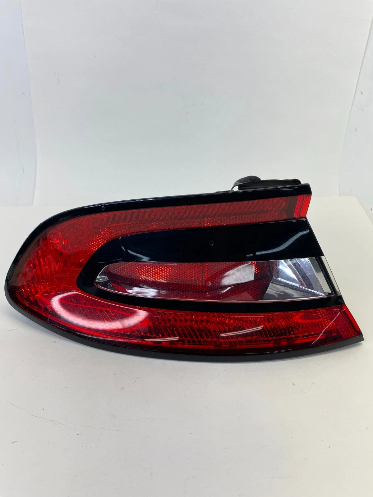 2013-2016 DODGE DART LEFT DRIVER SIDE OUTER TAILLIGHT TAIL LIGHT 68081395AE