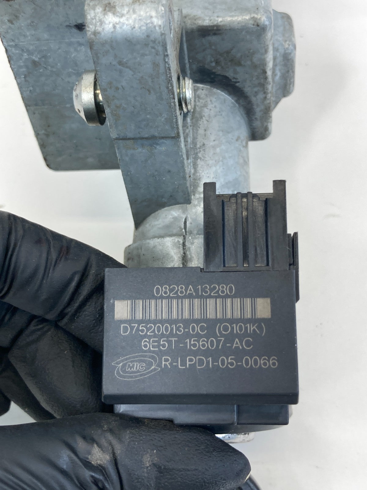 2007-2010 Ford Edge 3.5L V6 AT Ignition Switch Lock Cylinder & Key 8E533F642-BA