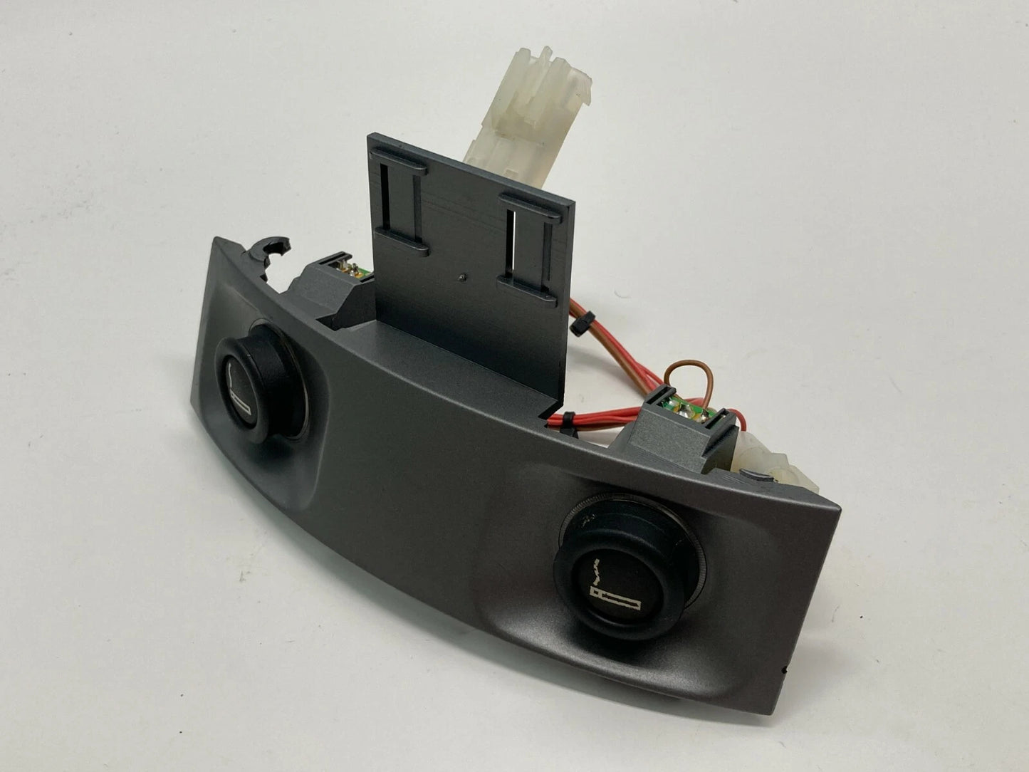 02-05 BMW 745I 745LI REAR CENTER CONSOLE CIGARETTE LIGHTER OUTLET 51167002402