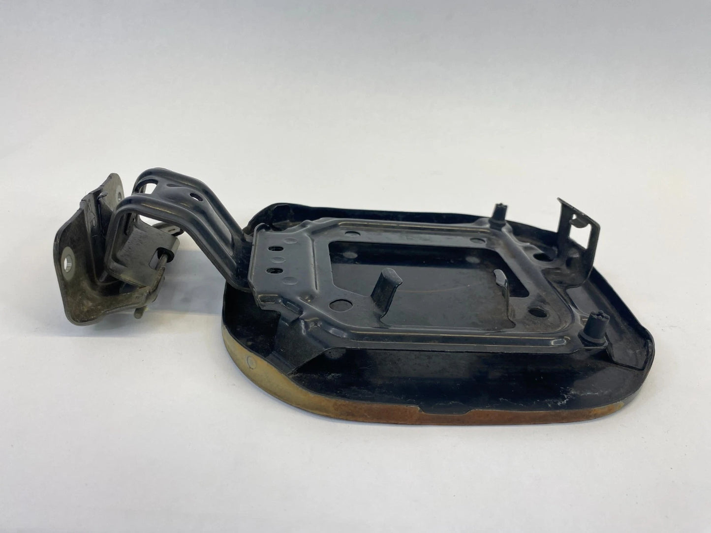 2013-2019 NISSAN SENTRA SEDAN 1.8L 16V FUEL FILLER DOOR GAS LID COVER