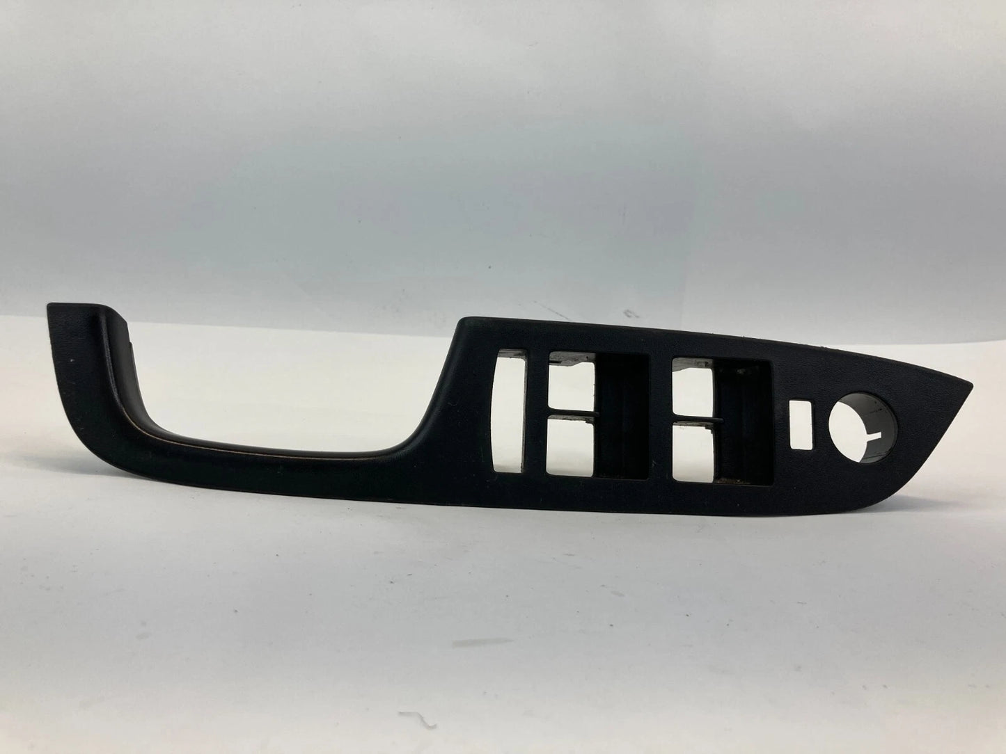2010-2017 CHEVROLET EQUINOX FRONT LEFT MASTER WINDOW SWITCH BEZEL 25946838 OEM