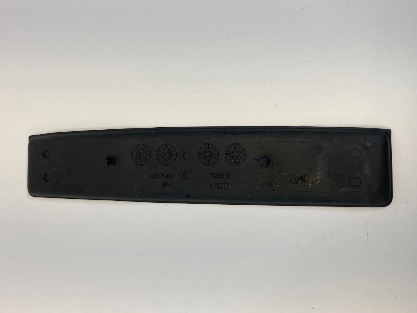 2009-2014 VOLKSWAGEN ROUTAN CENTER CONSOLE LINNER RUBBER MAT 1563985 OEM