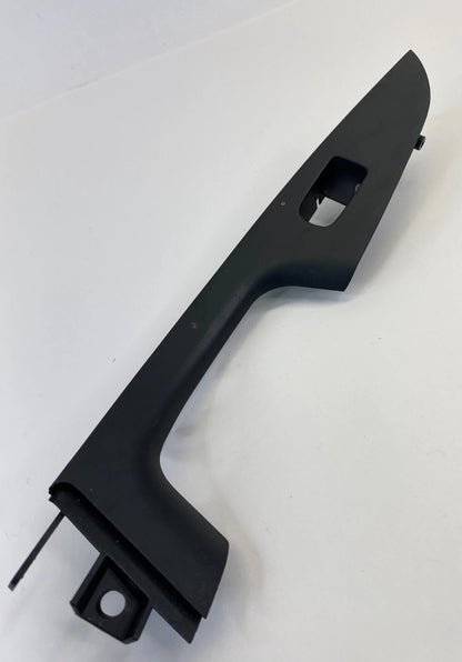 14-16 HYUNDAI ELANTRA REAR RIGHT DOOR WINDOW SWITCH TRIM BEZEL 201007574 OEM