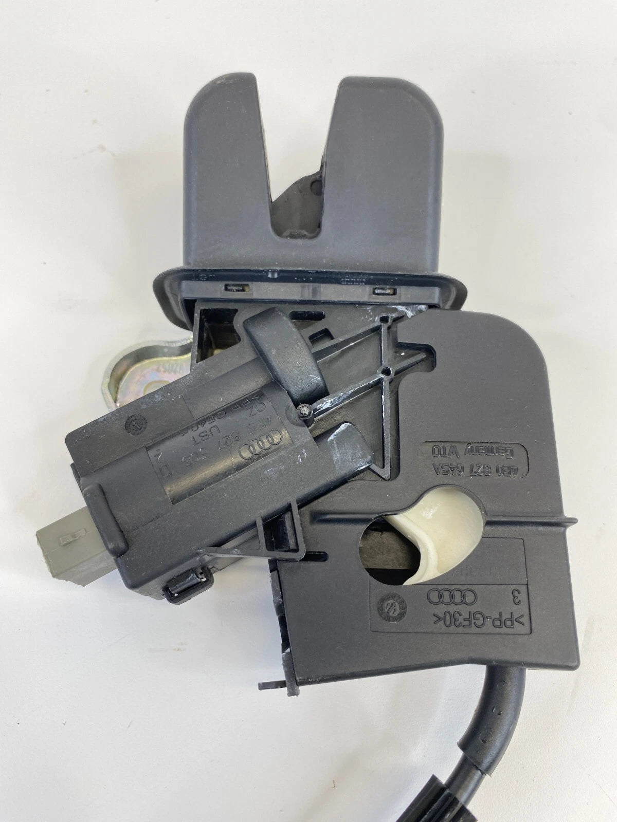 2005-2016 AUDI A4 QUATTRO REAR TRUNK LOCK LATCH ACTUATOR RELEASE 4F5827505D OEM