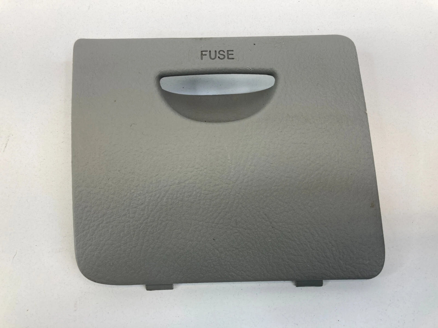 2004-2009 KIA SPECTRA DASH FUSEBOX FUSE BOX COVER LID TRIM BEZEL OEM
