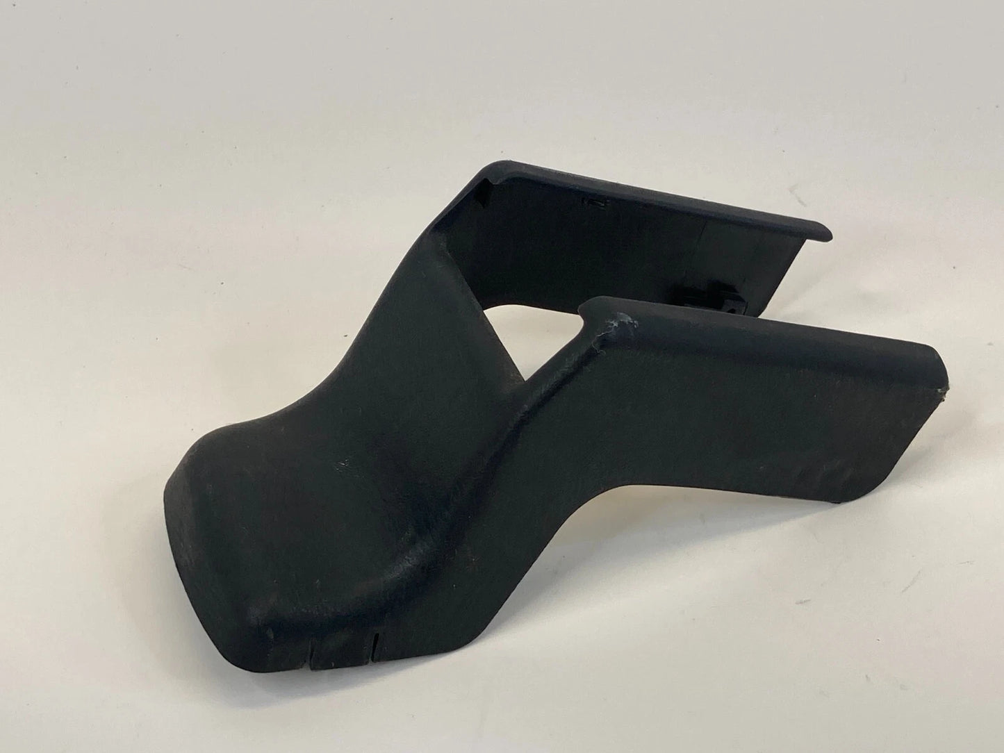 99 00 01 02 03 LEXUS RX300 FRONT SIDE SEAT TRACK END COVER TRIM 72158-48010 OEM