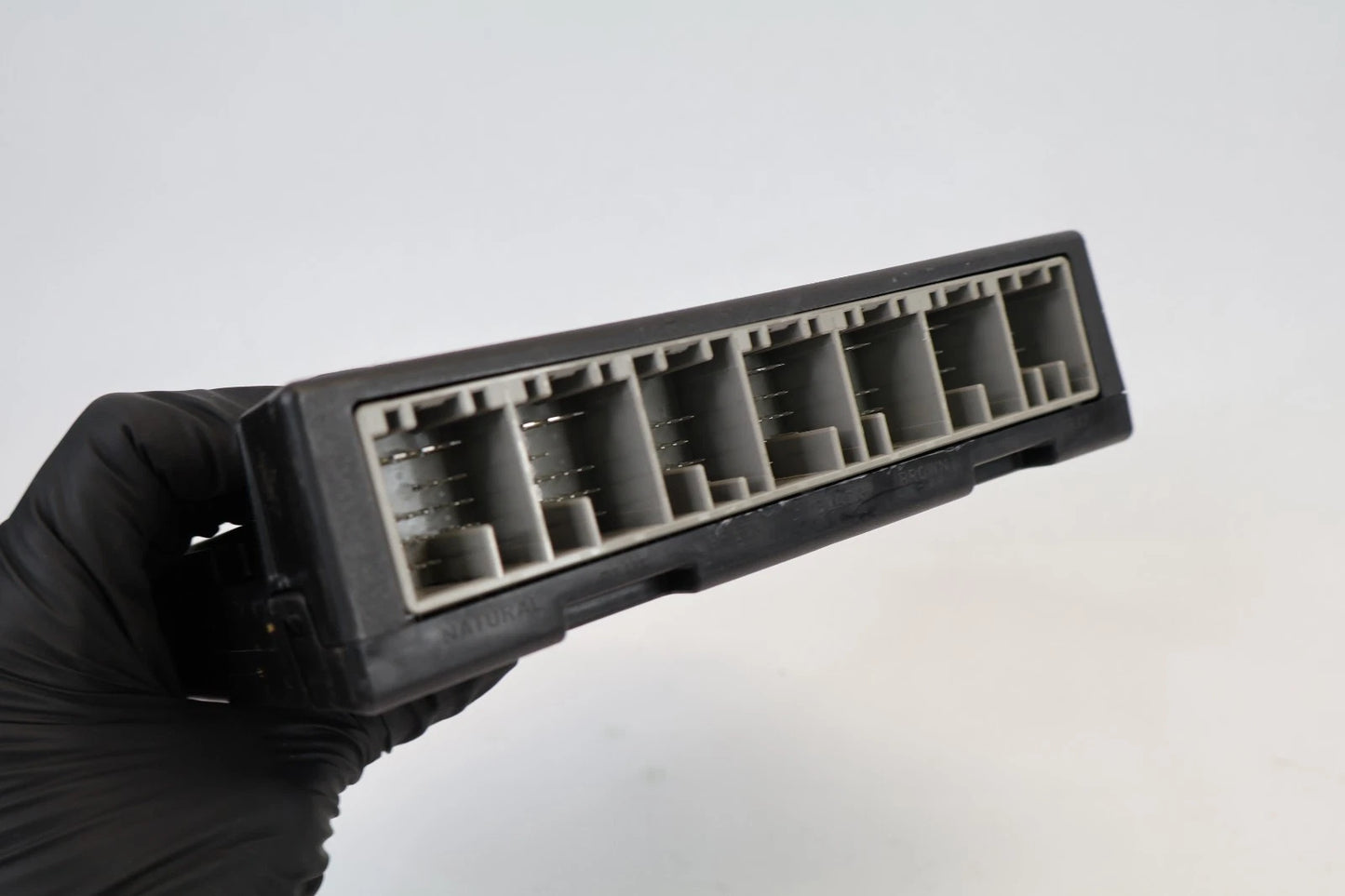 2012-2015 CHEVROLET SONIC BODY CONTROL COMPUTER MODULE BCM BCU OEM 13582620