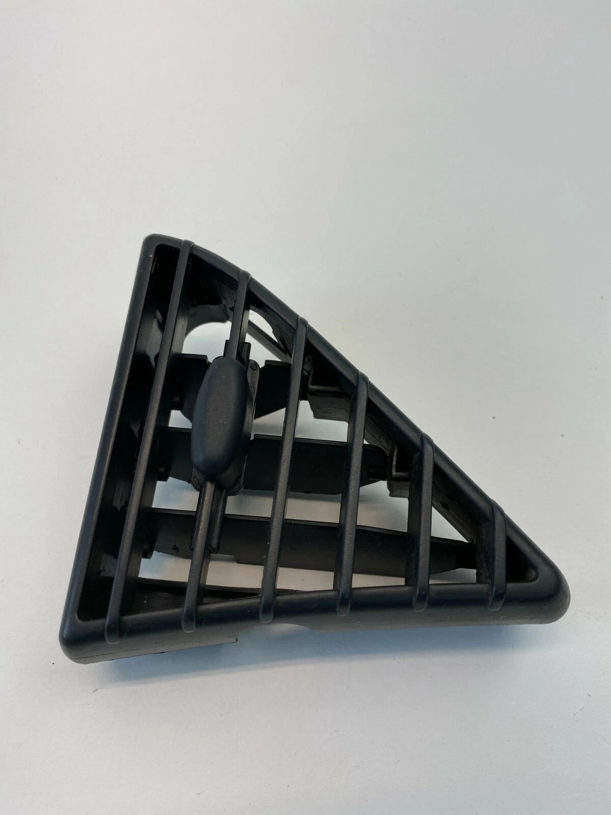 04 05 06 07 Buick Rendezvous Center Dash A/C Air Vent Duct Deflector Grille OEM