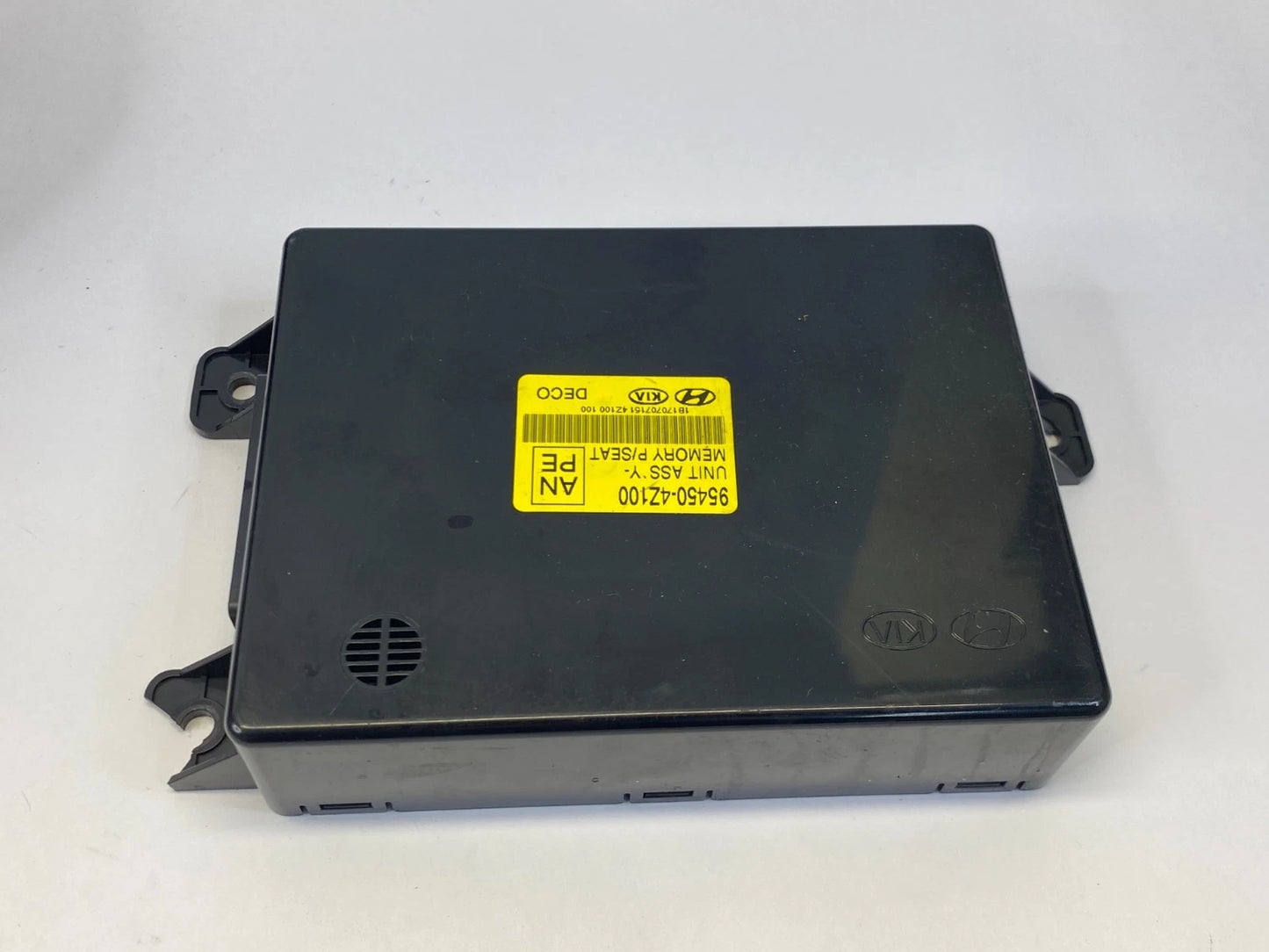 2016-2018 HYUNDAI SANTA FE SPORT MEMORY POWER SEAT CONTROL MODULE 95450-4Z100