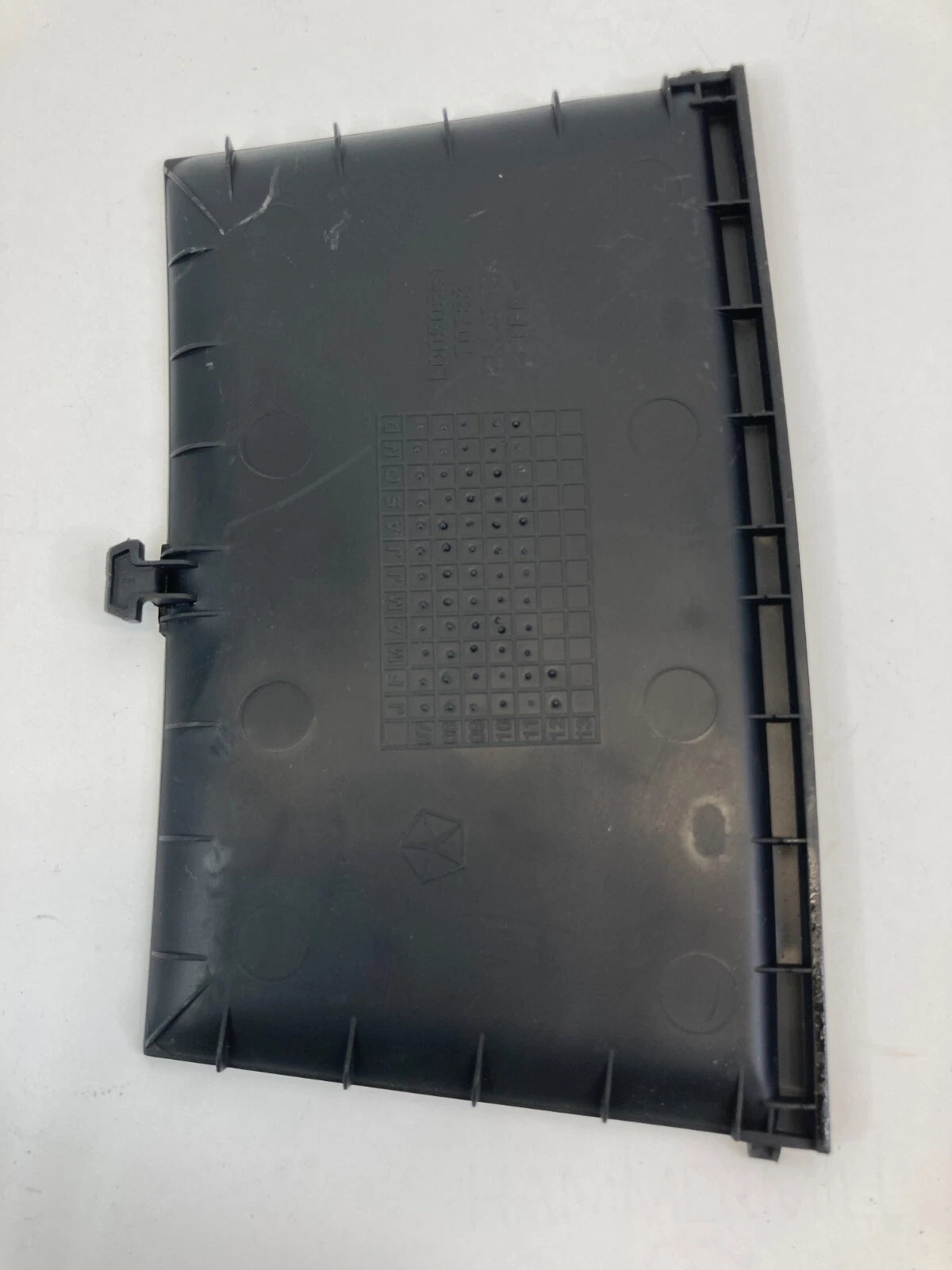 12-15 RAM C/V CARGO VAN CENTER CONSOLE DASH RADIO RUBBER MAT INSERT L0050551