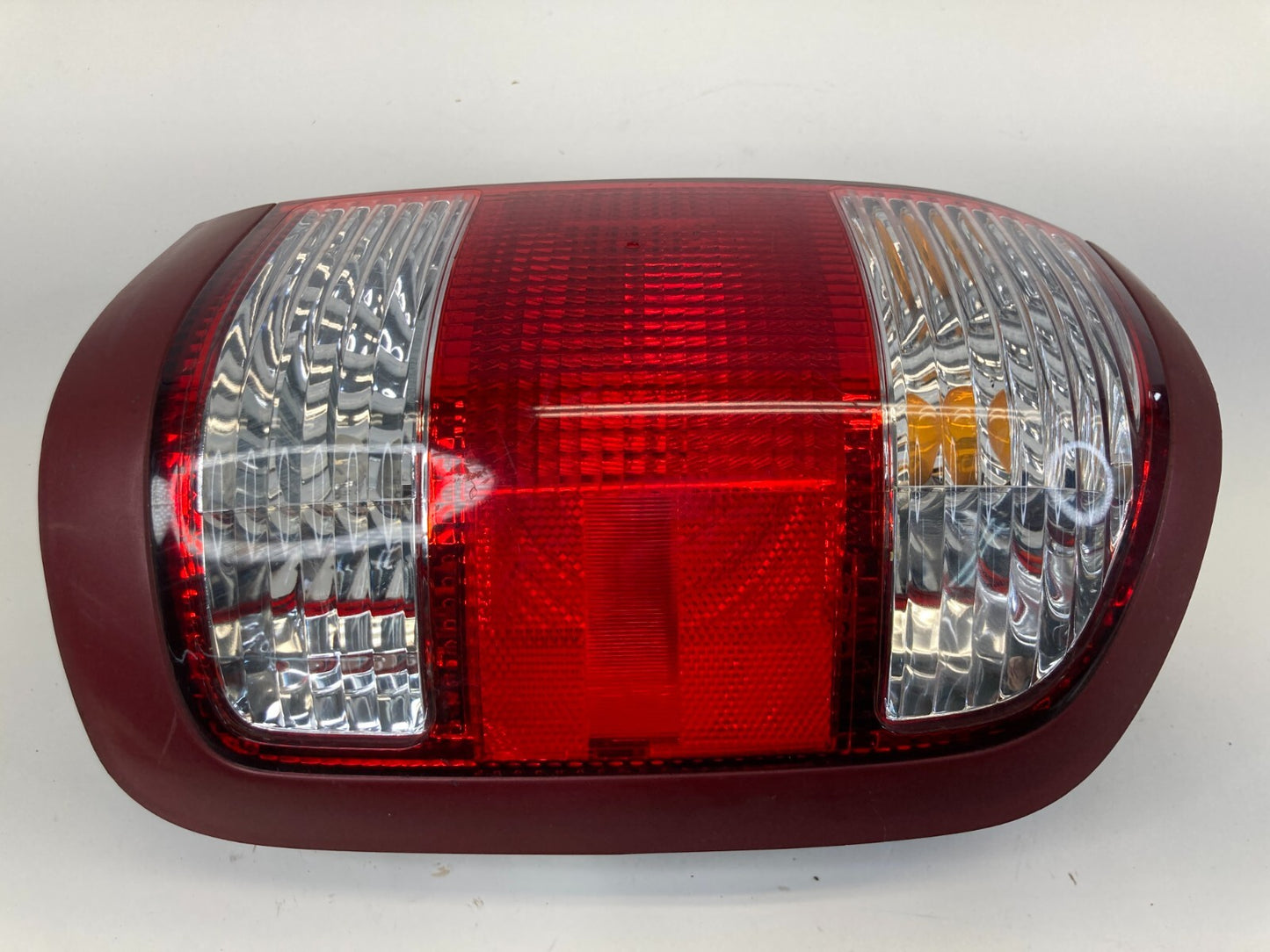 1999-2004 Nissan Pathfinder Rear Right Passenger Side Taillight Tail Light Lamp
