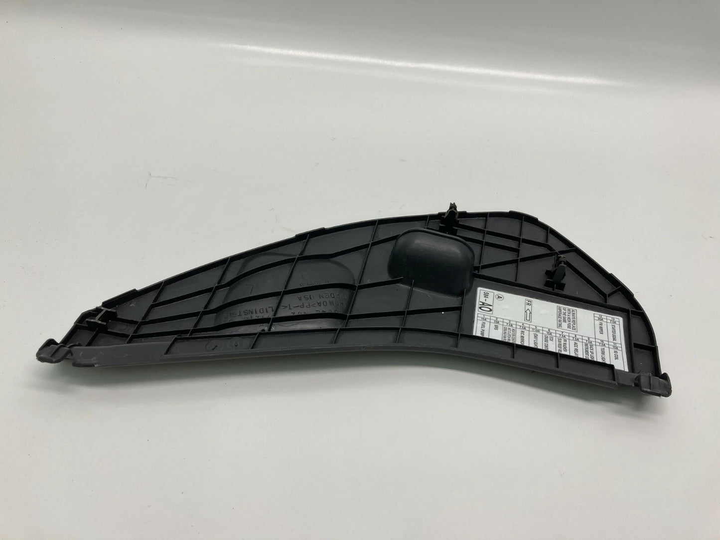 1998-2002 HONDA ACCORD SEDAN LEFT DRIVER SIDE DASH FUSE BOX COVER PANEL 77216S84
