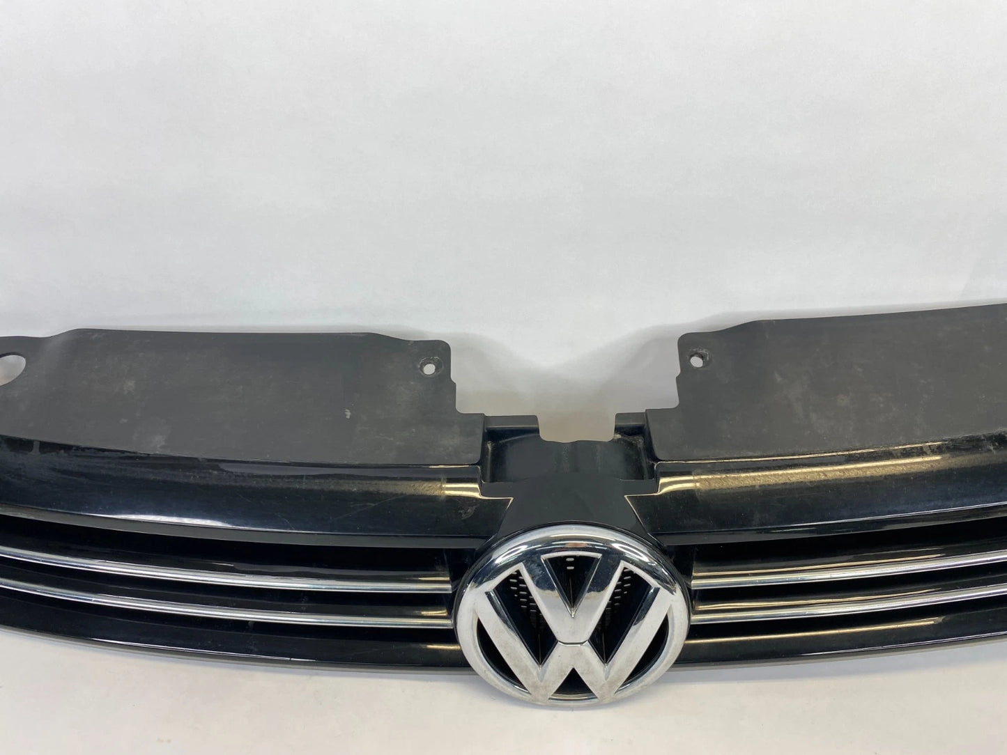 2011-2014 VOLKSWAGEN JETTA FRONT BUMPER UPPER GRILL GRILLE 5C6-853-653