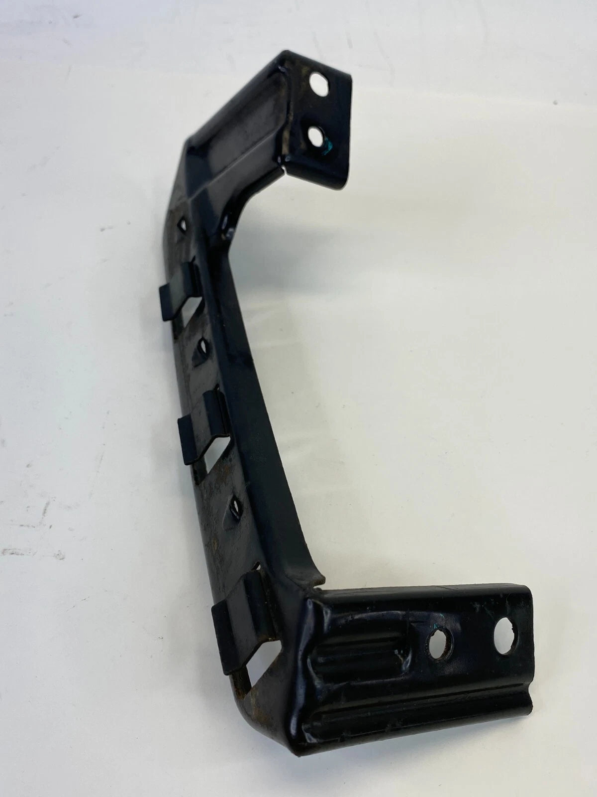2014-2016 KIA FORTE FORTE5 FRONT LEFT DRIVER BUMPER RETAINER BRACKET COVER OEM