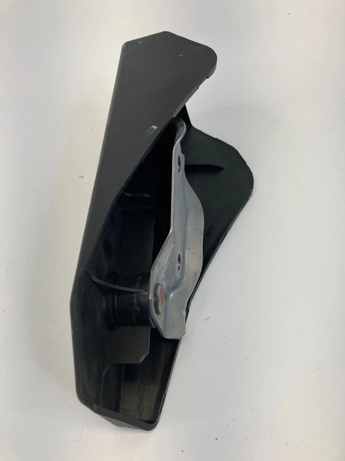 1997-2004 MITSUBISHI MONTERO SPORT DRIVER SIDE DEAD PEDAL FOOT REST COVER OEM