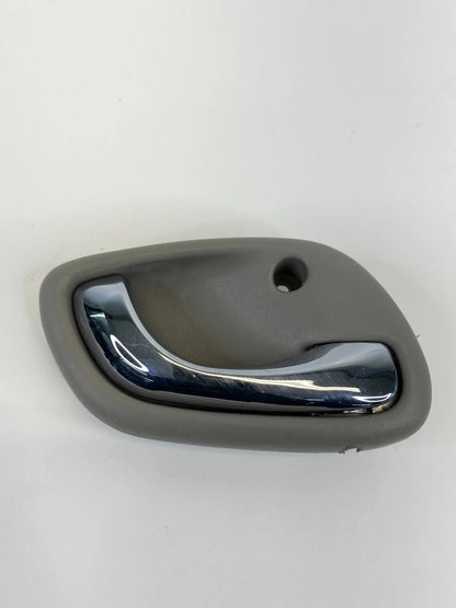 2003-2006 SUZUKI XL-7 FRONT RIGHT PASSENGER INTERIOR DOOR HANDLE OEM