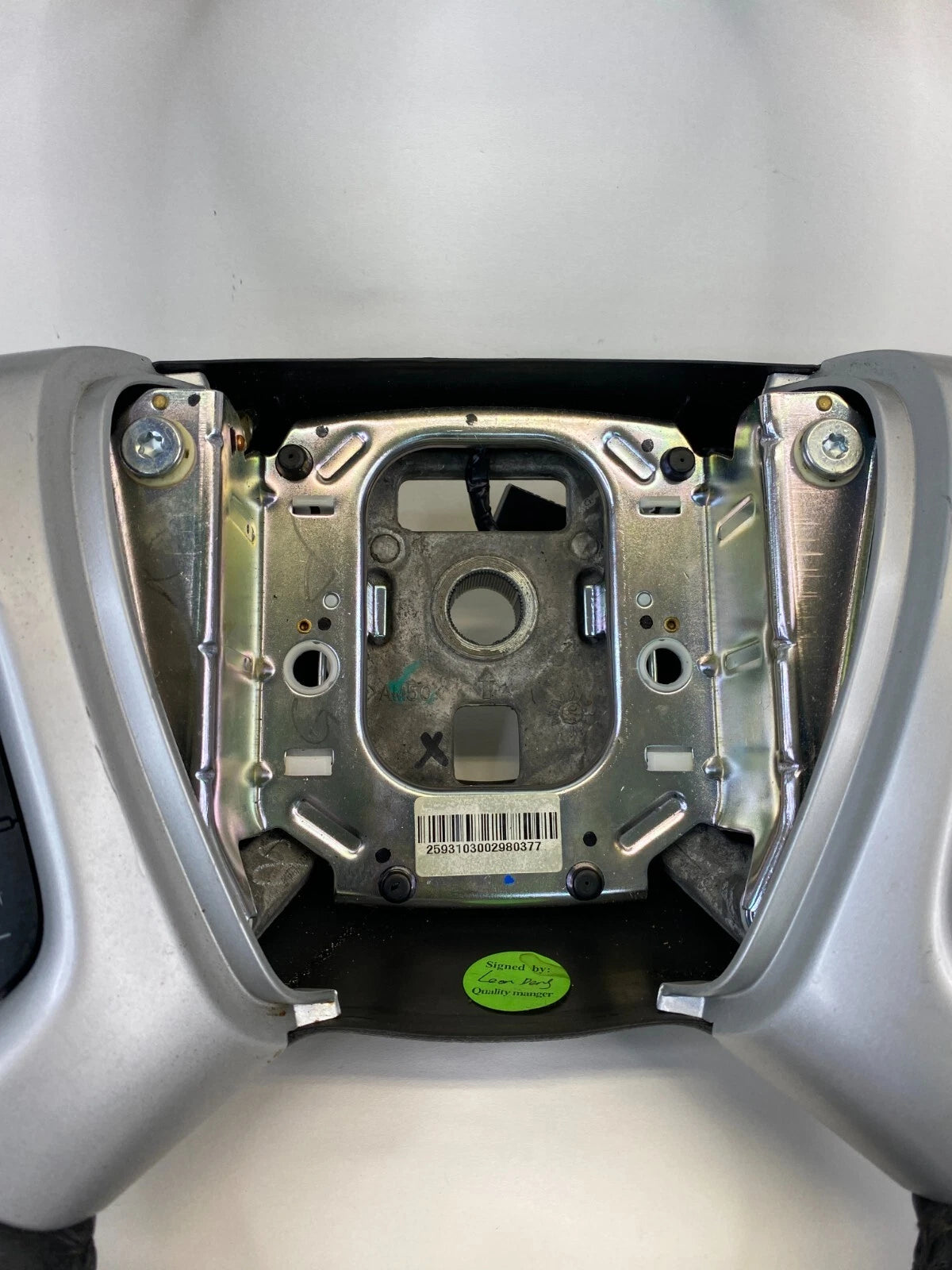 09-12 CHEVY TRAVERSE STEERING WHEEL W/ CRUISE CONTROLS & RADIO STEREO SWITCHES