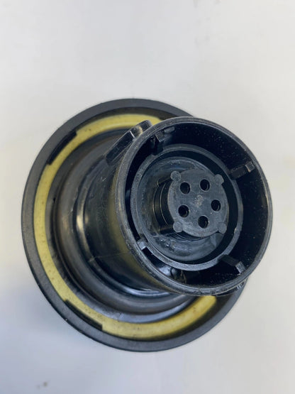 2003 04 05 06 07 2008 PONTIAC VIBE FUEL TANK FILLER GAS CAP OEM