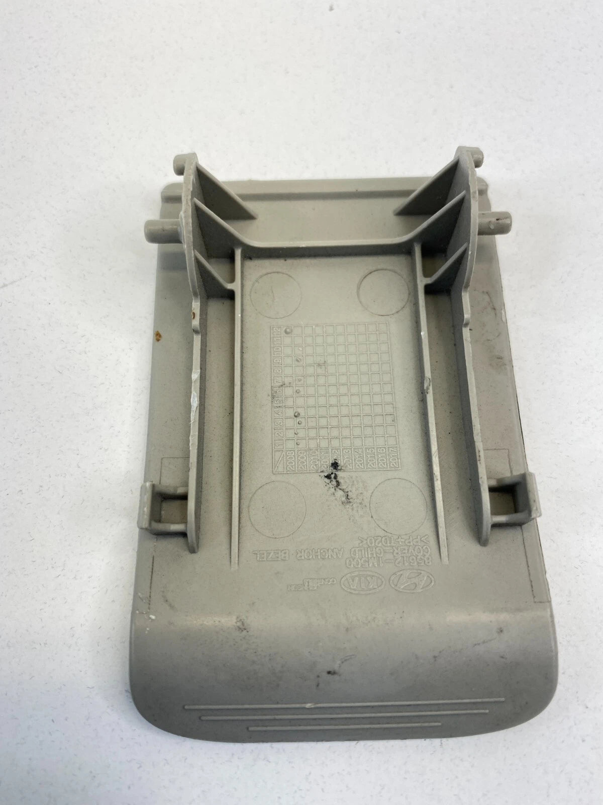 2010 2011 2012 2013 KIA FORTE SEDAN CHILD ANCHOR COVER BEZEL TRIM 856121M500