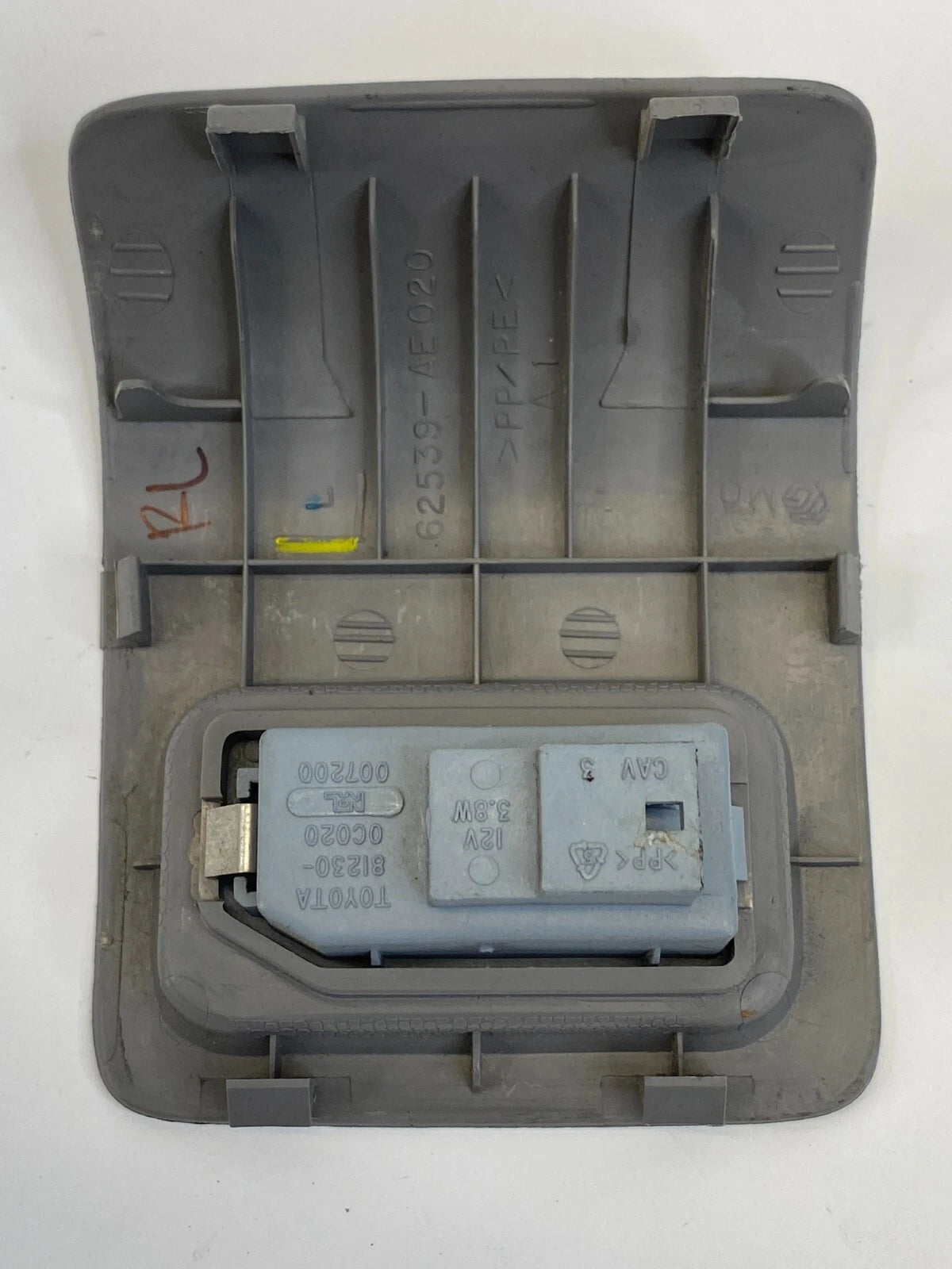 2004-2010 TOYOTA SIENNA REAR LEFT SIDE COURTESY LIGHT LAMP 62539-AE020 OEM