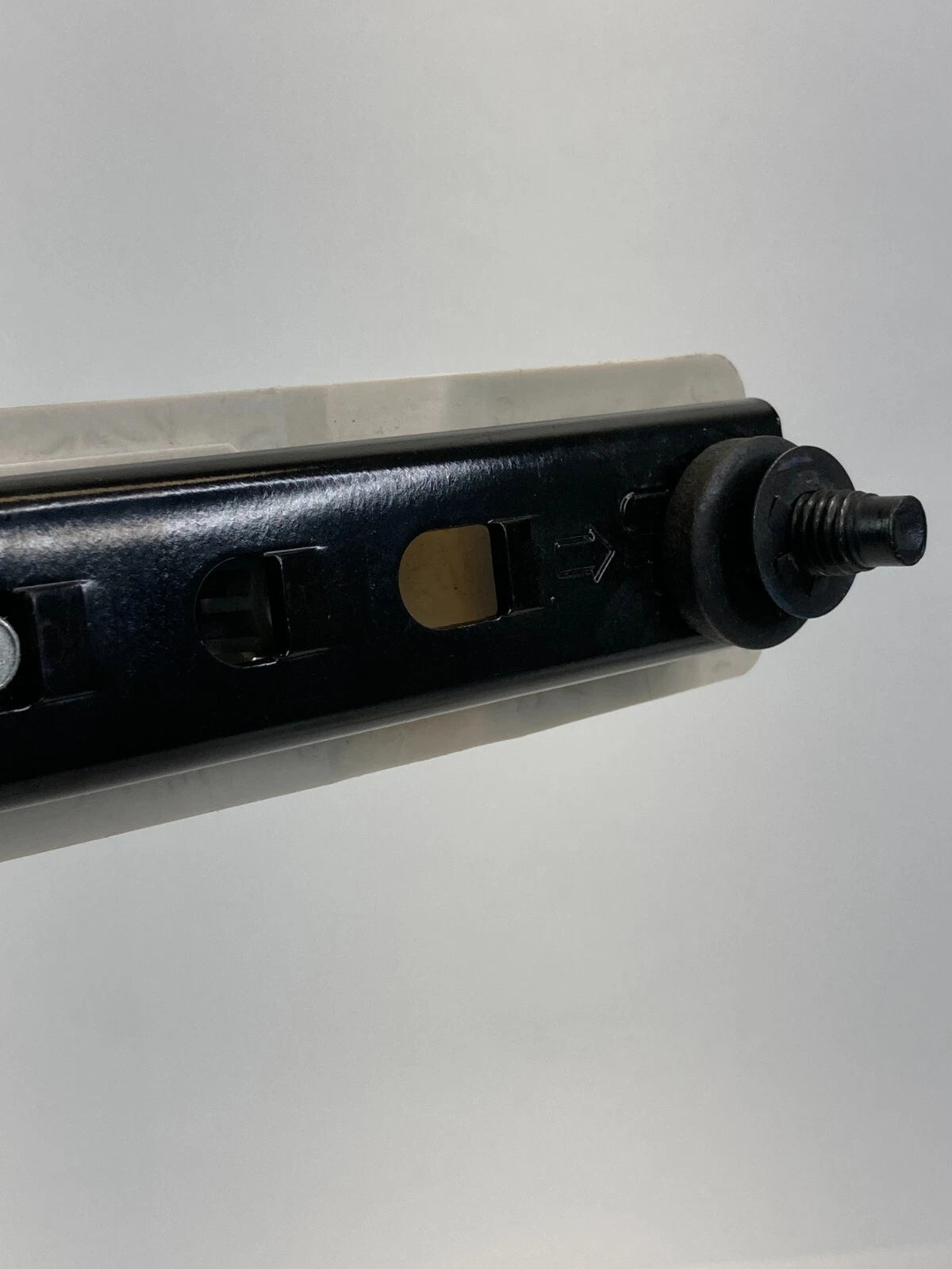 2008-2012 FORD ESCAPE FRONT RIGHT PASSENGER SEAT BELT SEATBELT HEIGHT ADJUSTER