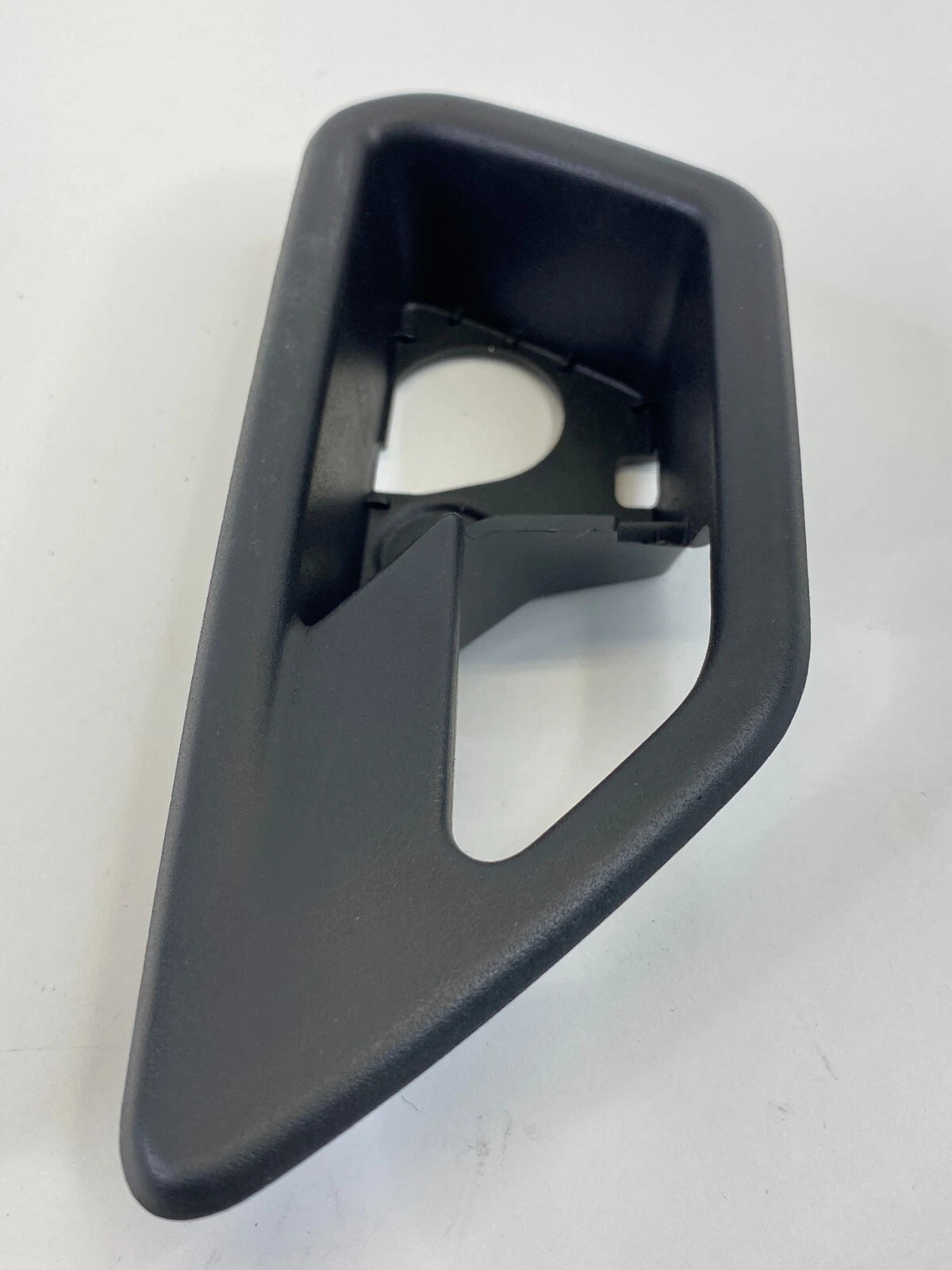 2009 2010 DODGE JOURNEY REAR LEFT INTERIOR DOOR HANDLE BEZEL TRIM 100000257 OEM