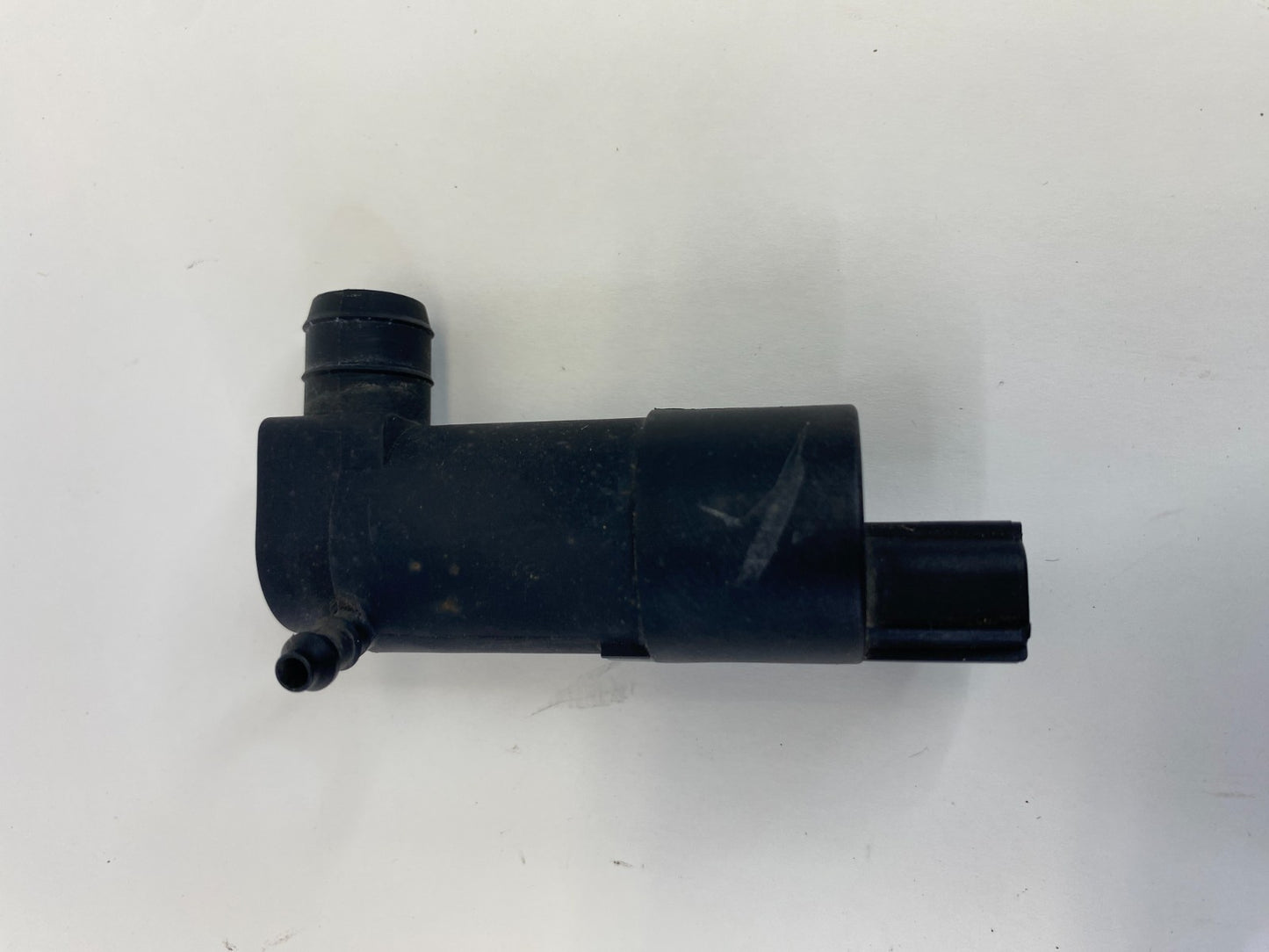 2012-2018 Ford Focus SEDAN Front Windshield Washer Wiper Fluid Pump Assy OEM