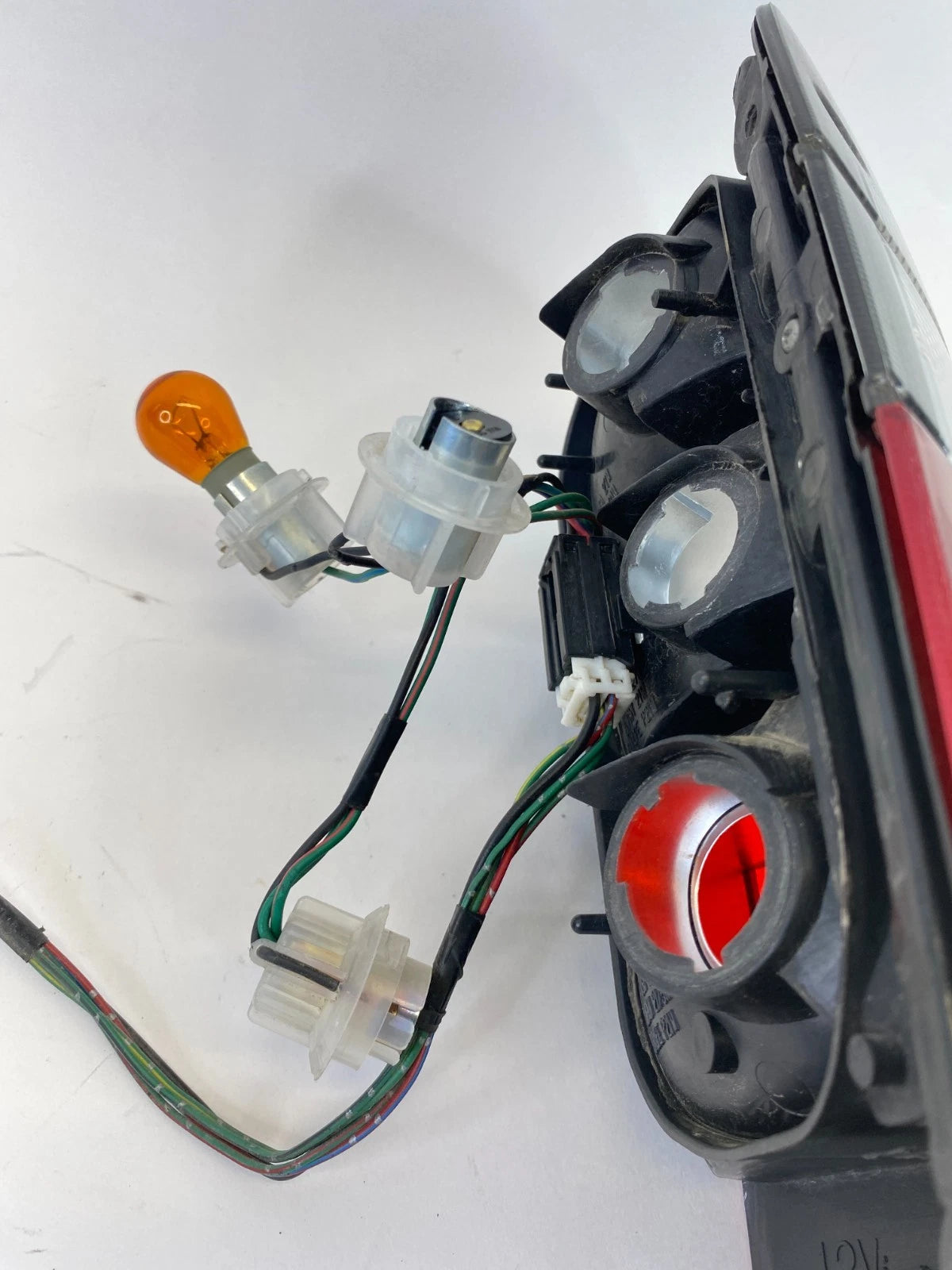 2000-2002 ISUZU TROOPER REAR LEFT DRIVER SIDE TAIL LIGHT LAMP ASSEMBLY OEM