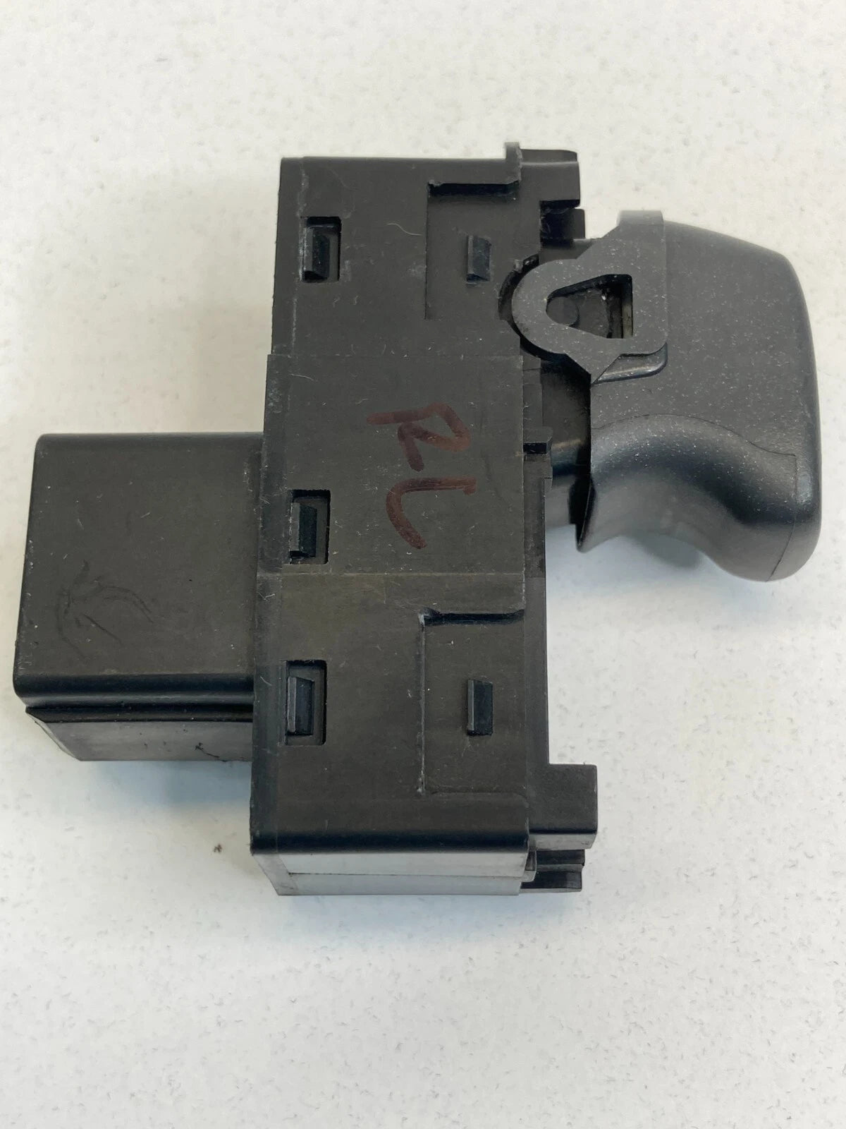 01-09 VOLVO S60 01-07 V70 REAR LEFT DOOR WINDOW CONTROL SWITCH BUTTON 9472275