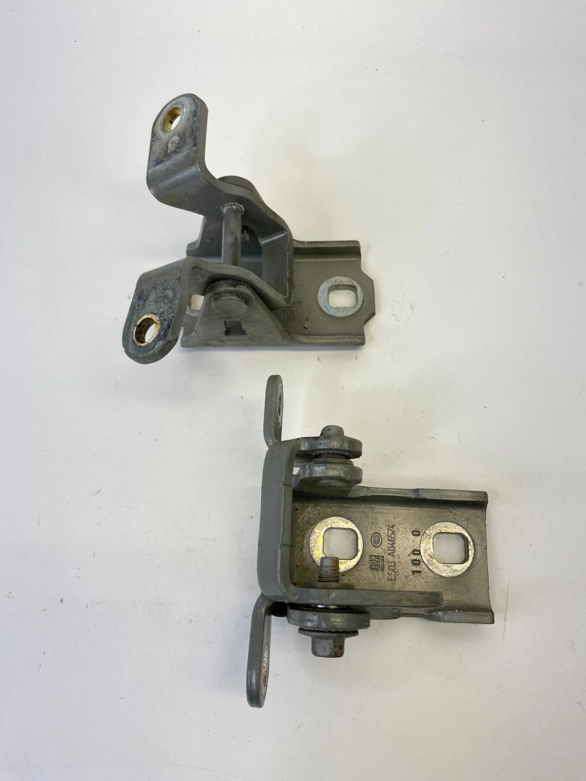 2011-2017 BUICK REGAL FRONT RIGHT SIDE DOOR UPPER & LOWER HINGE SET PAIR OEM