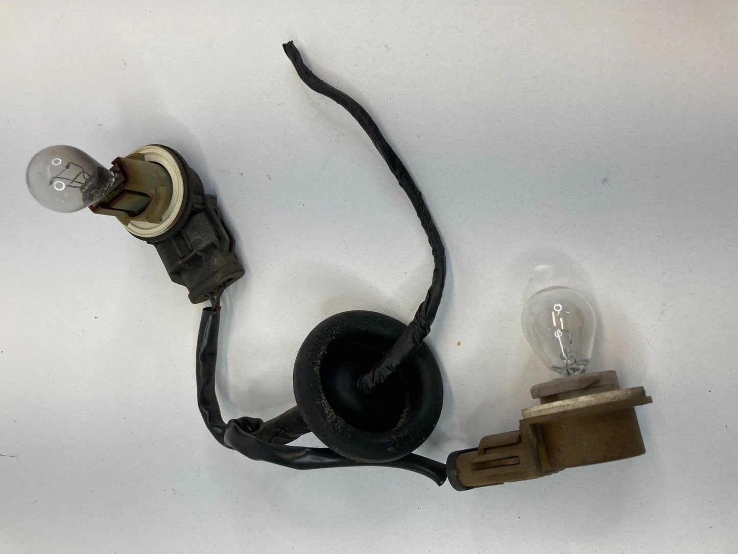 1997 FORD ESCORT REAR TRUNK TAIL LIGHT TAILLIGHT TAIL LAMP WIRING HARNESS OEM