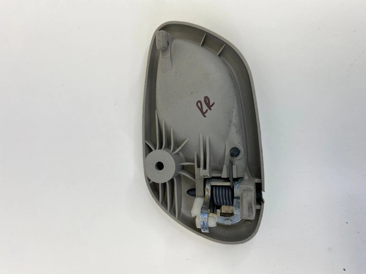 2003-2006 SUZUKI XL-7 REAR RIGHT PASSENGER SIDE DOOR INTERIOR DOOR HANDLE OEM