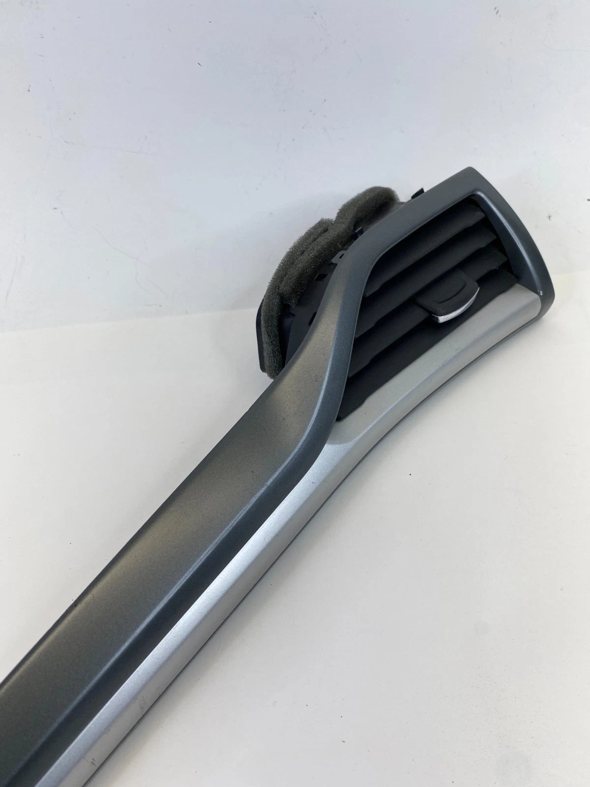 2013-2016 Ford Fusion Dash Right Side A/C Air Vent Grille DS73-F04338-B-PIA