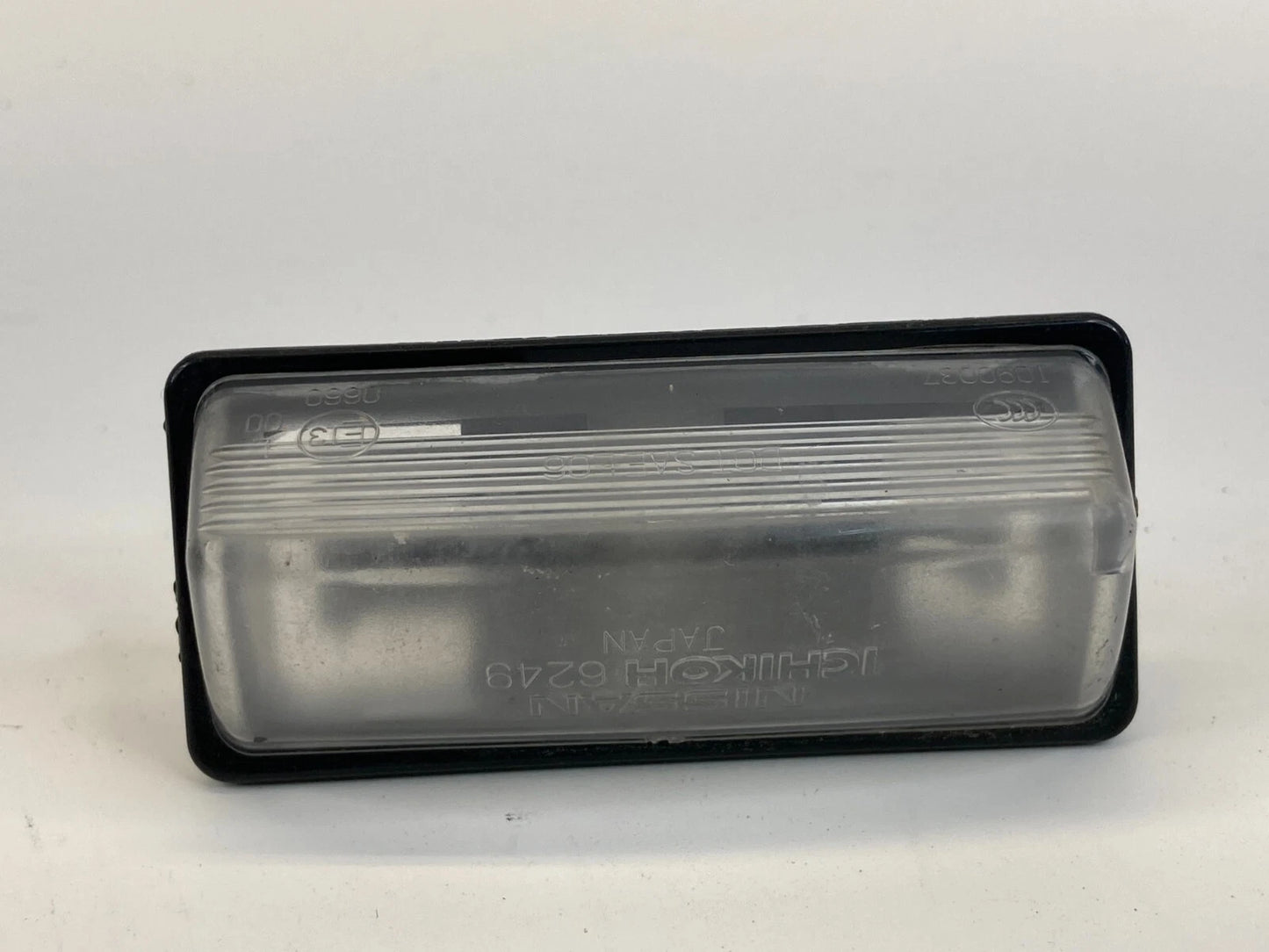 2014-2015 NISSAN ROGUE SELECTED REAR TRUNK LICENSE PLATE LIGHT LAMP ASSEMBLY OEM
