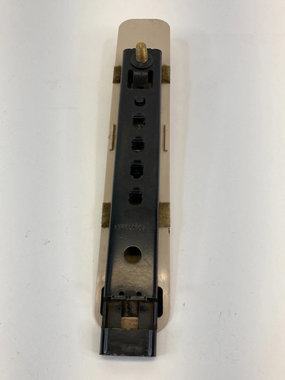 2000-2003 FORD TAURUS SEDAN FRONT LEFT DRIVER SIDE SEAT BELT ADJUSTER OEM